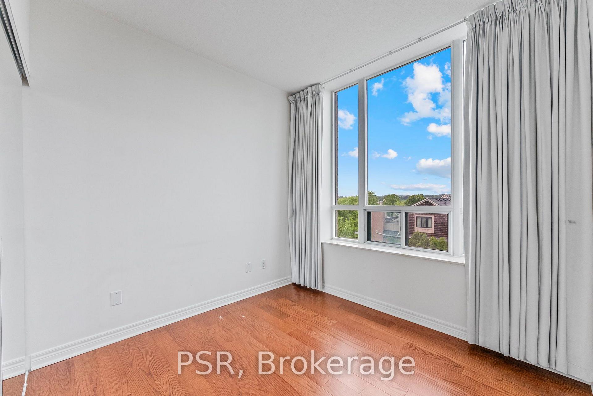 Photo 12 of Unit 423, 9 Boardwalk Drive, Toronto, The Beaches — HOMEH
