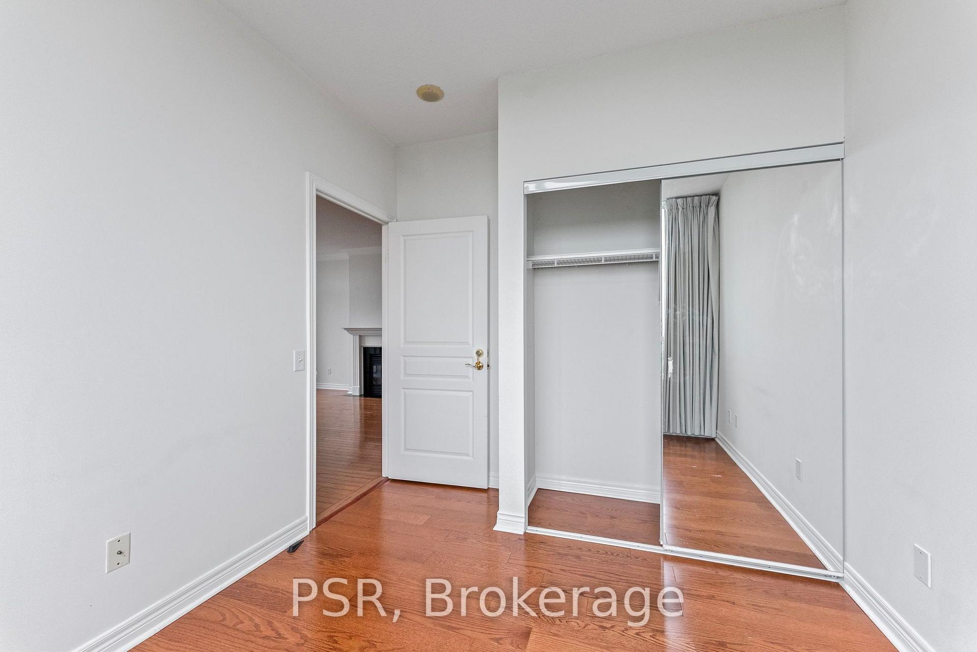 Photo 13 of Unit 423, 9 Boardwalk Drive, Toronto, The Beaches — HOMEH