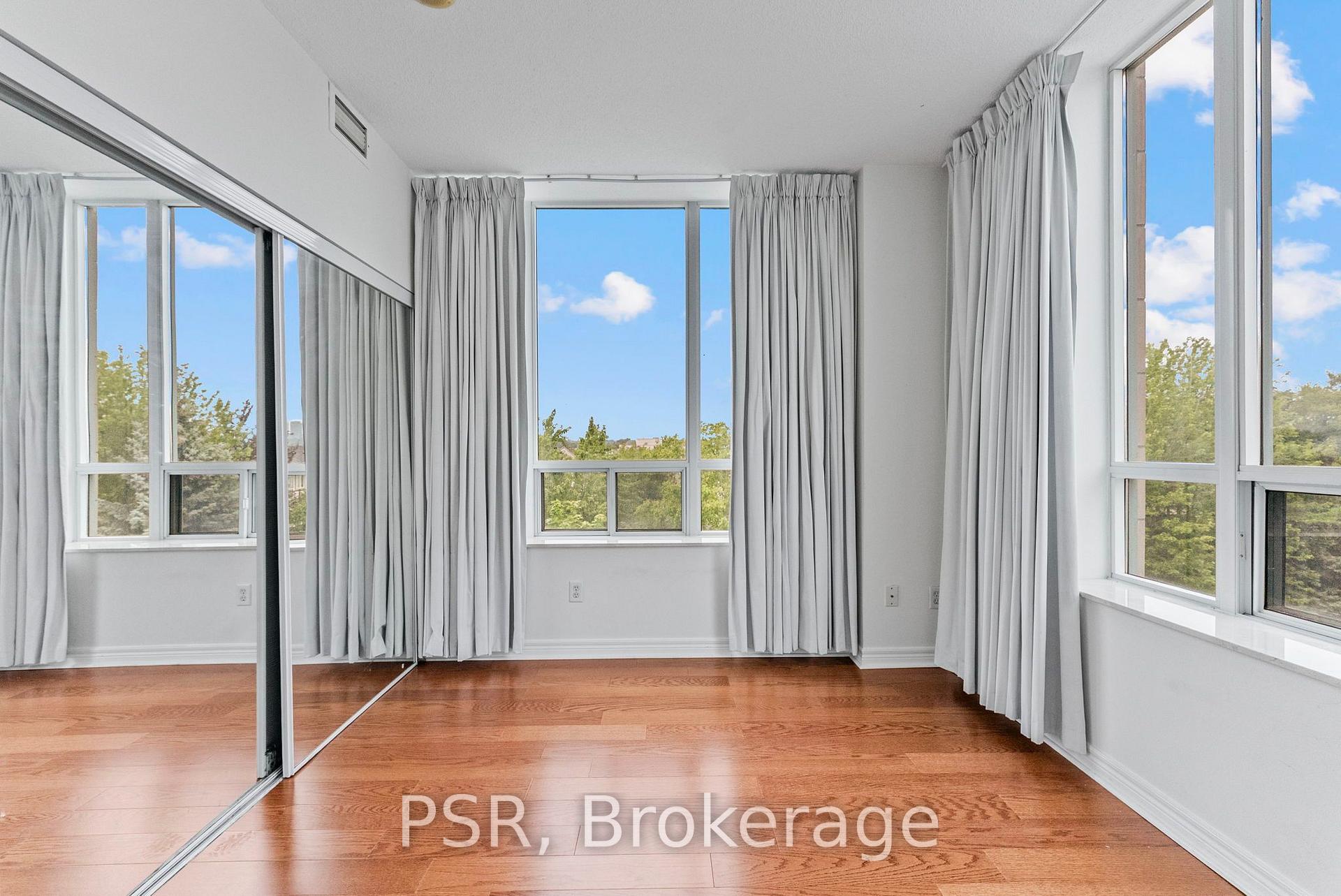 Photo 16 of Unit 423, 9 Boardwalk Drive, Toronto, The Beaches — HOMEH
