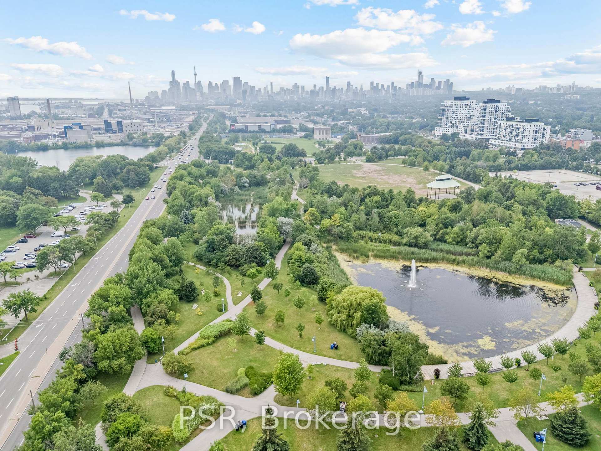 Photo 26 of Unit 423, 9 Boardwalk Drive, Toronto, The Beaches — HOMEH