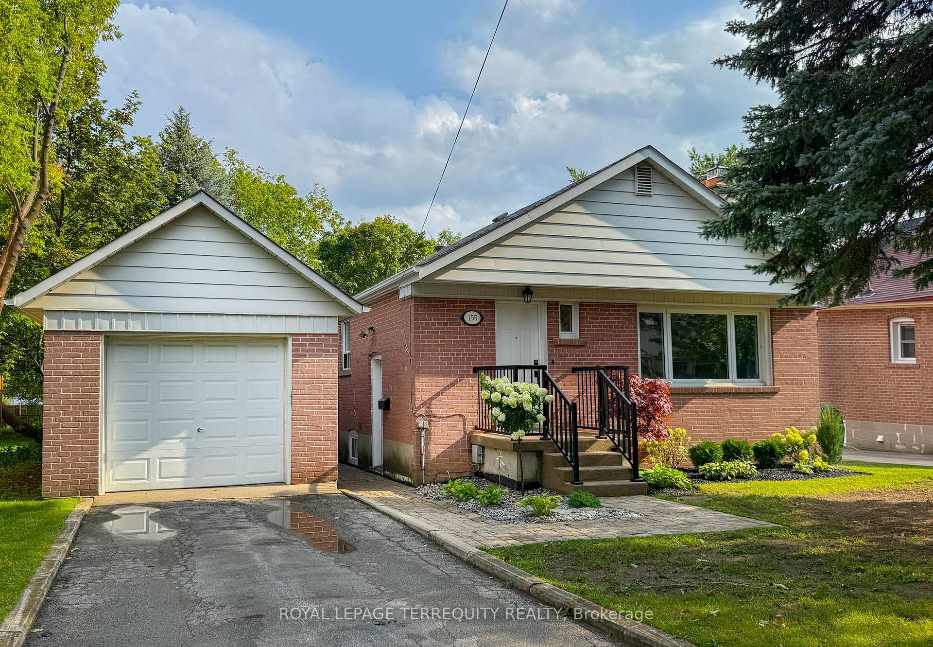 Photo 2 of 155 Phyllis Avenue, Scarborough, Cliffcrest — HOMEH
