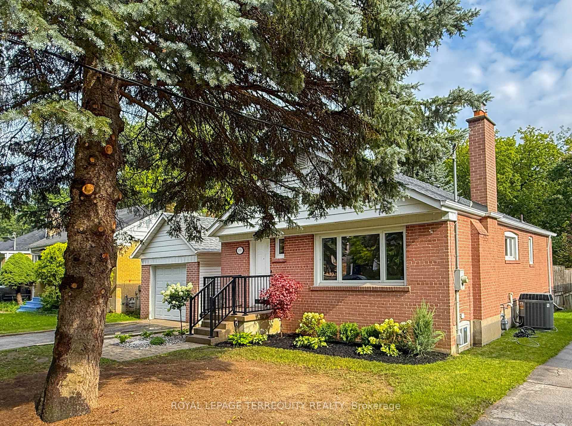 Photo 4 of 155 Phyllis Avenue, Scarborough, Cliffcrest — HOMEH