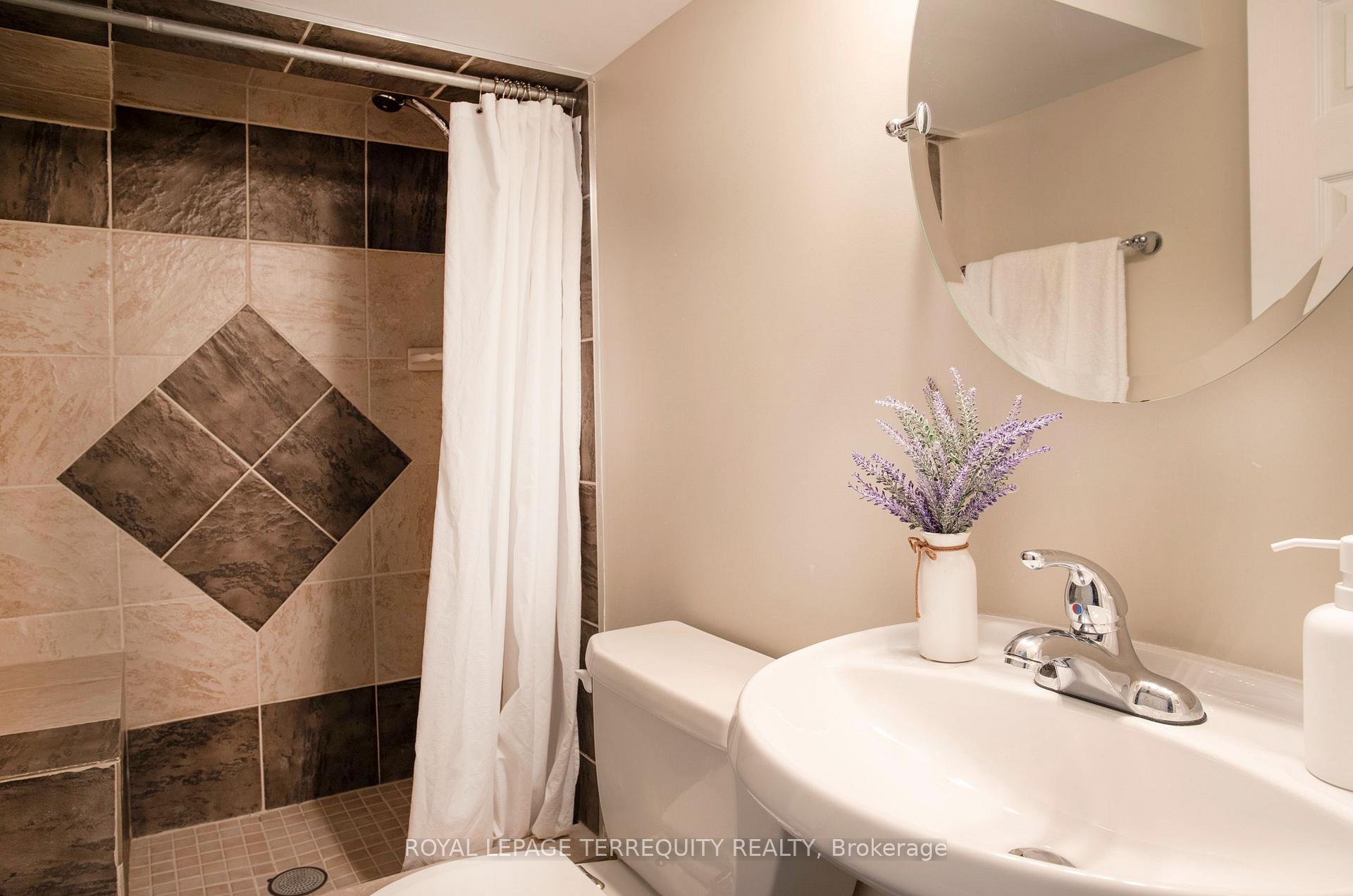 Photo 34 of 155 Phyllis Avenue, Scarborough, Cliffcrest — HOMEH
