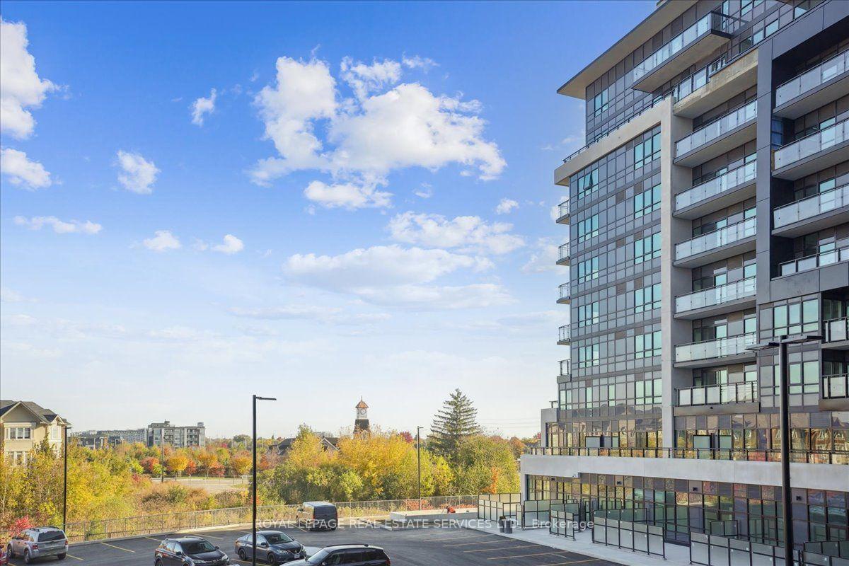 Front of Unit 239, 395 Dundas Street W