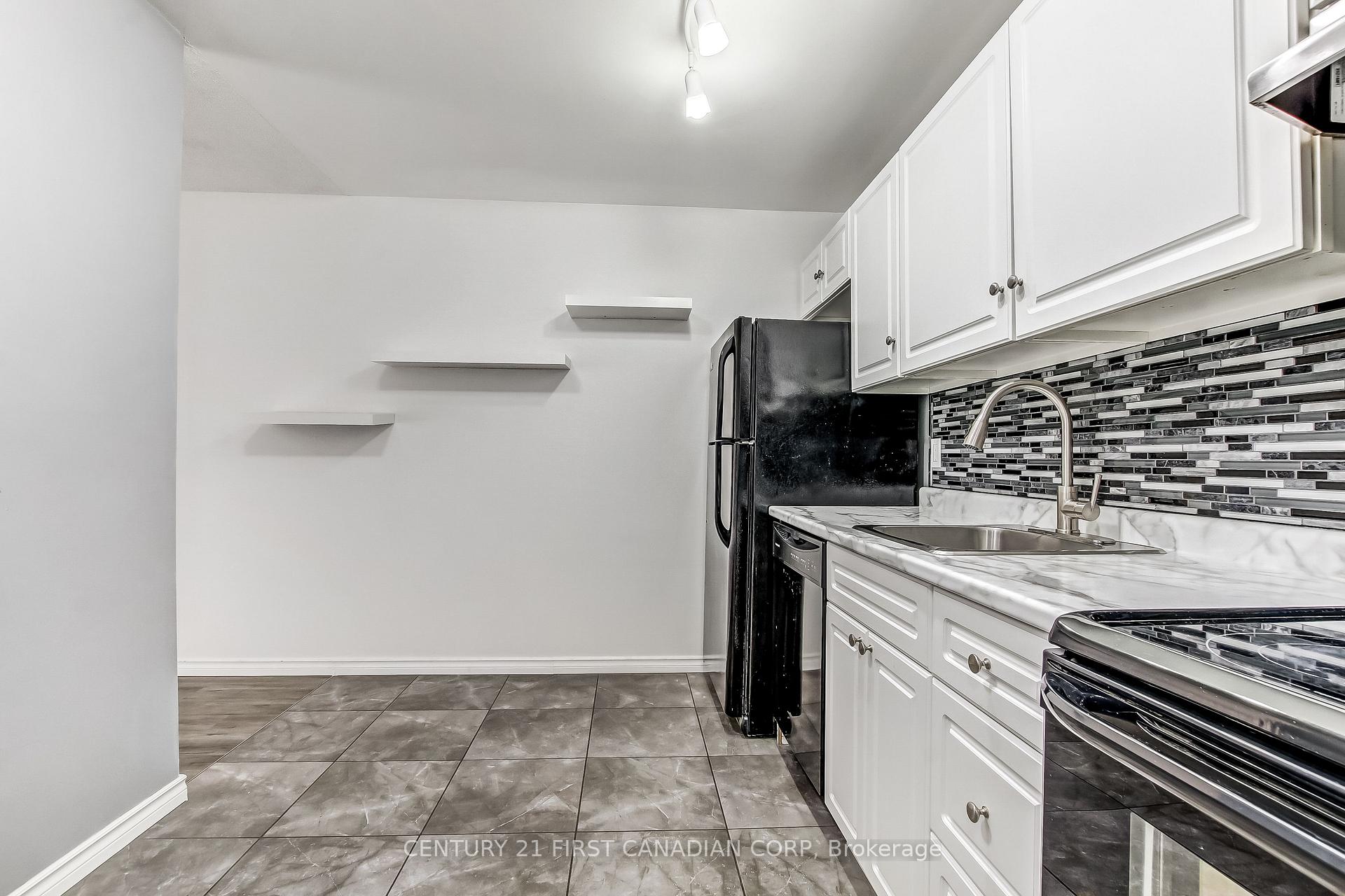 Photo 3 of Unit 6, 140 Conway Drive, London, South X — HOMEH