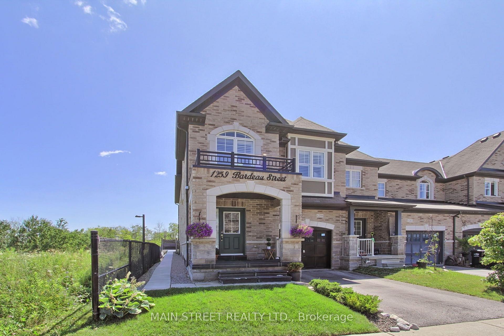 Photo 3 of 1259 Bardeau Street, Innisfil, Lefroy — HOMEH