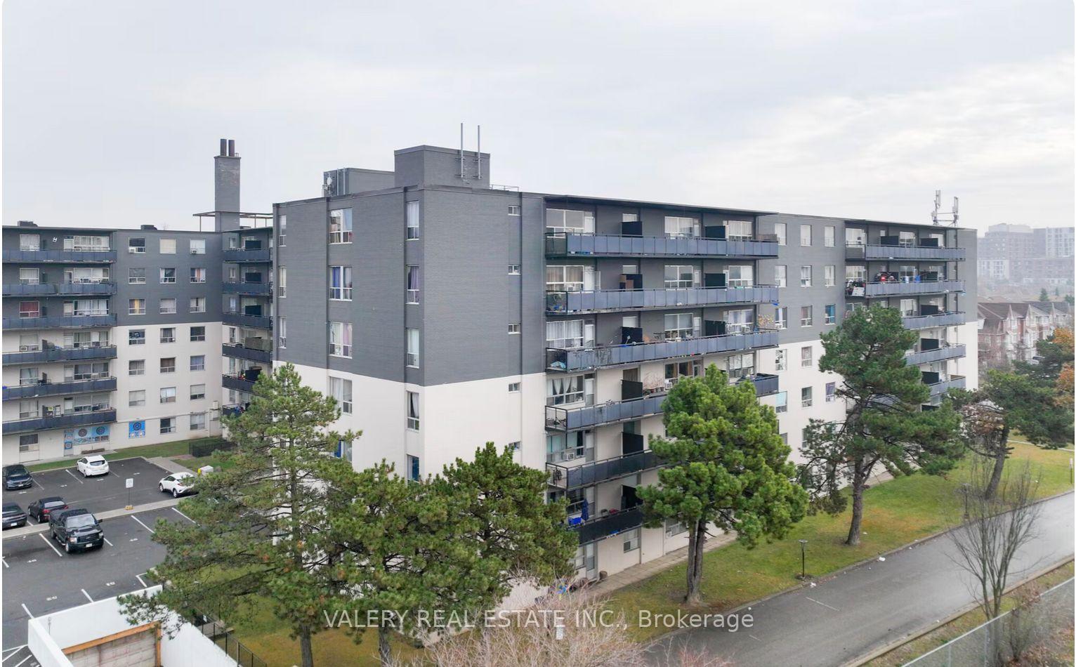 Front of Unit 718, 1450 Sheppard Avenue W