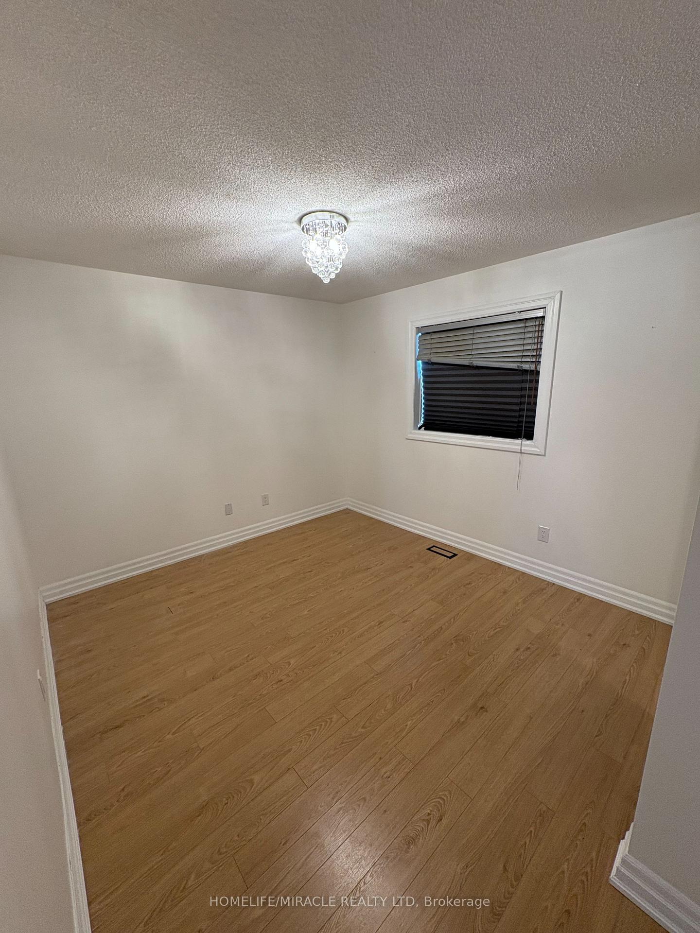 Photo 18 of 1172 Westridge Drive, Oshawa, Pinecrest — HOMEH