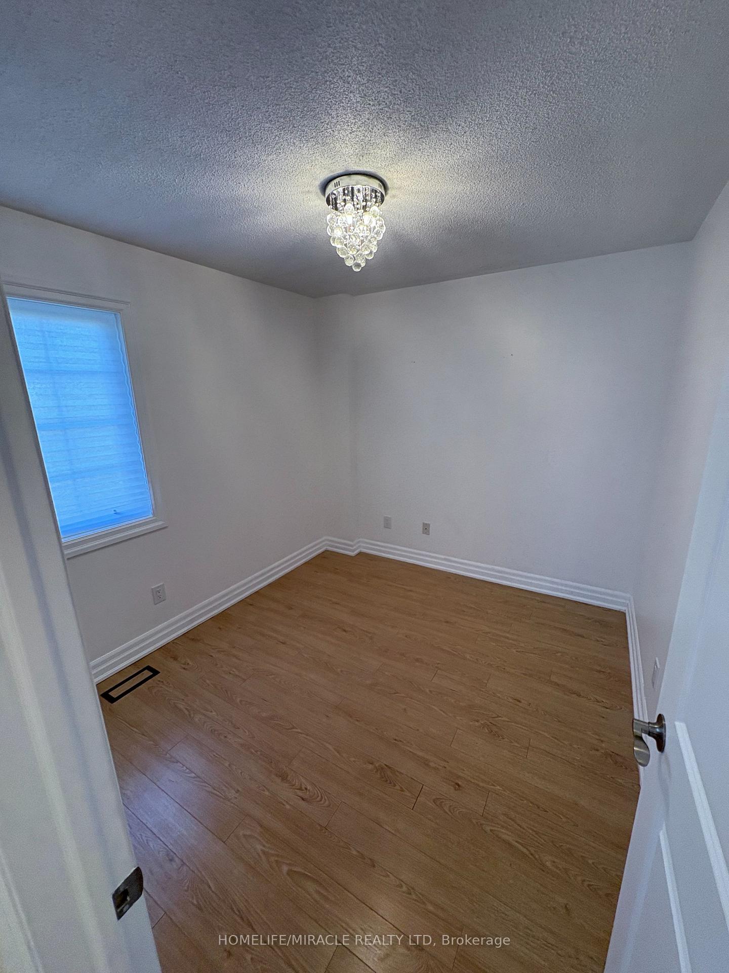 Photo 23 of 1172 Westridge Drive, Oshawa, Pinecrest — HOMEH