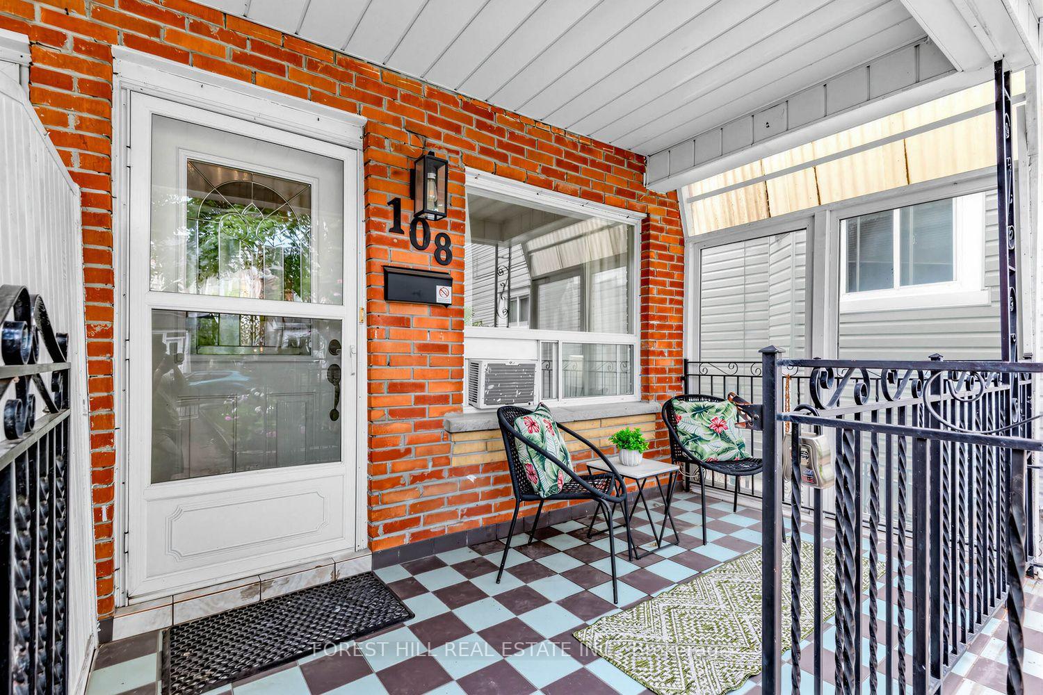 Photo 3 of 108 Montrose Avenue, Toronto, Trinity-Bellwoods — HOMEH