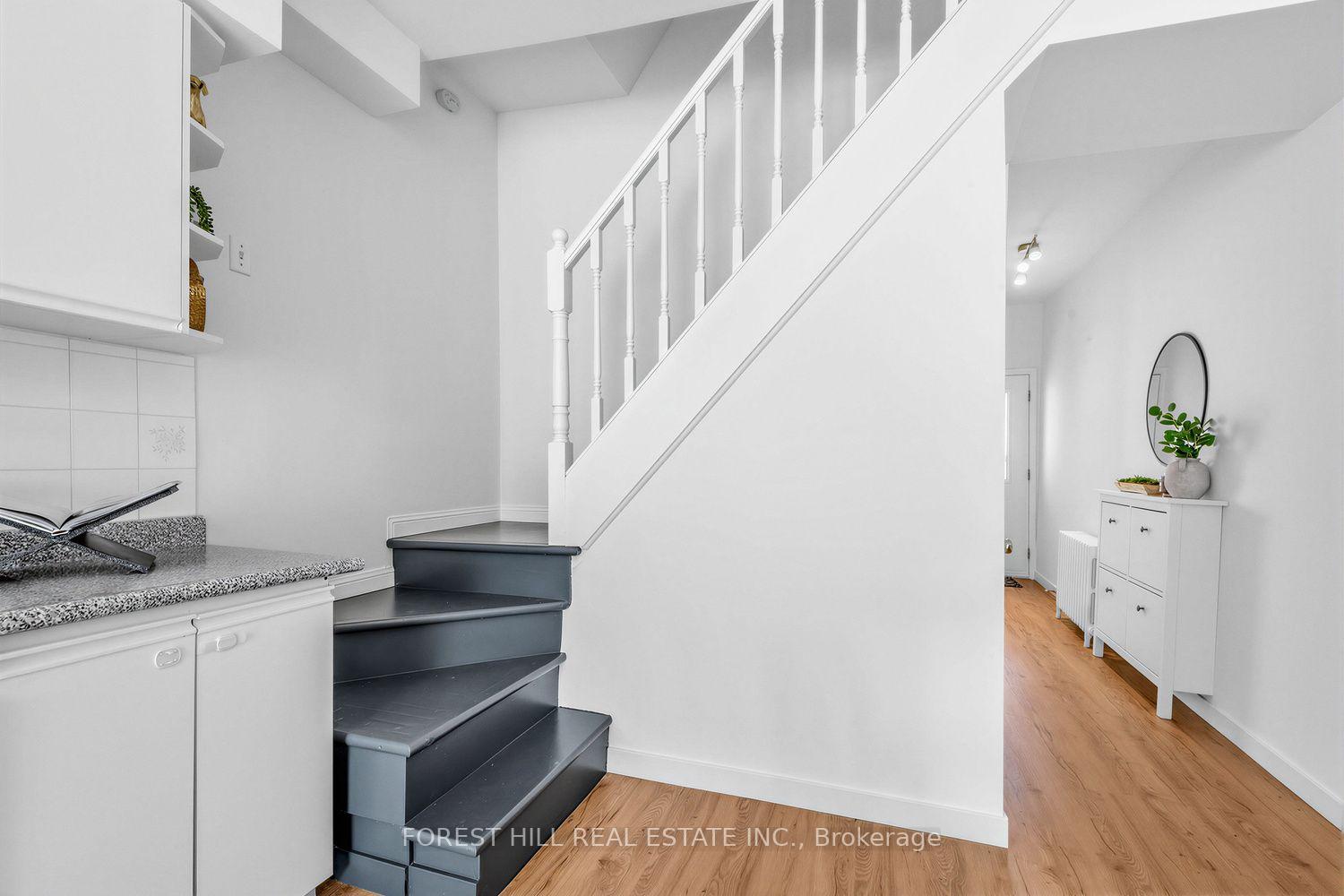 Photo 15 of 108 Montrose Avenue, Toronto, Trinity-Bellwoods — HOMEH