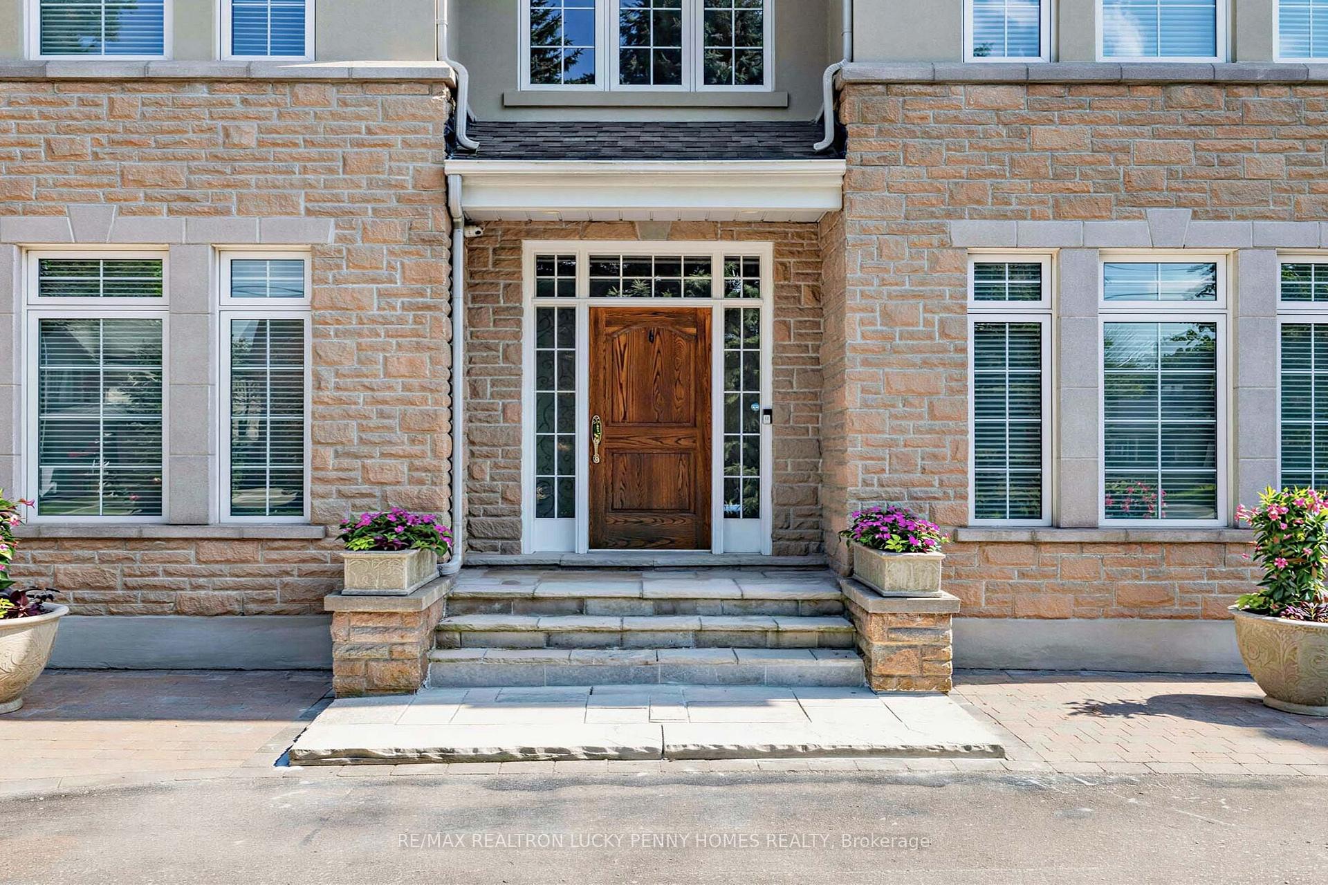 Photo 3 of 63 Pomander Road, Markham, Unionville — HOMEH