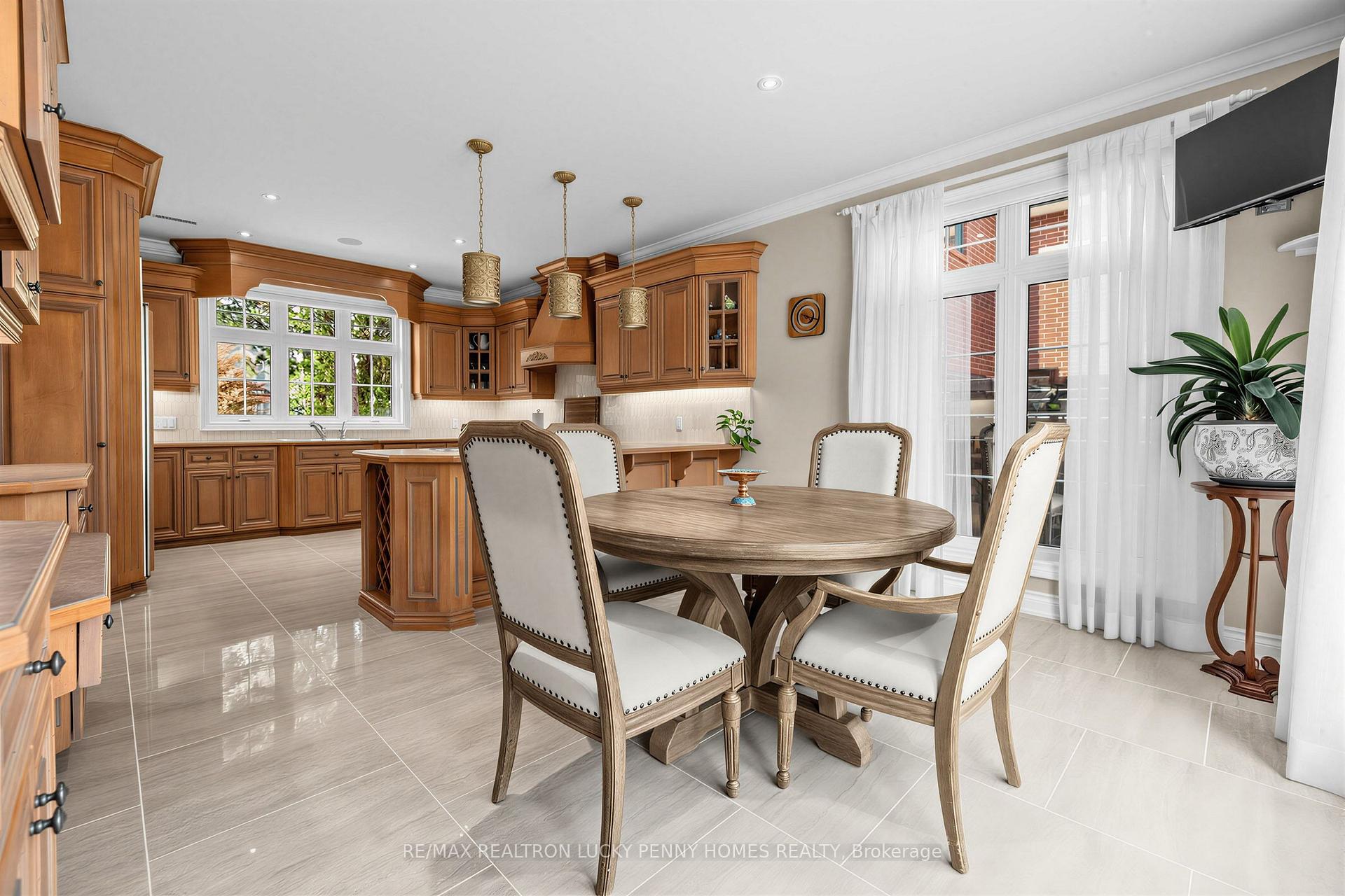 Photo 19 of 63 Pomander Road, Markham, Unionville — HOMEH