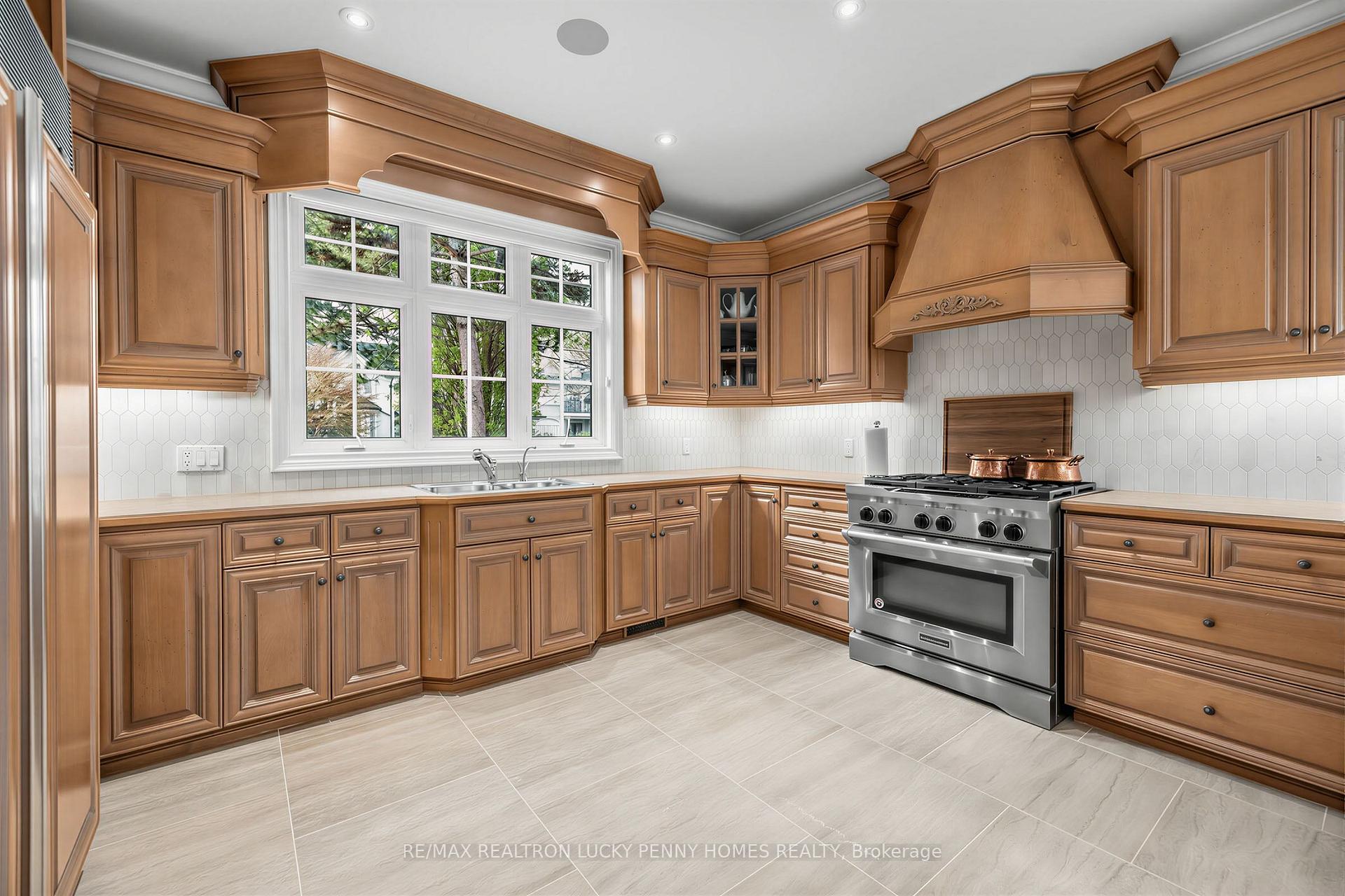 Photo 20 of 63 Pomander Road, Markham, Unionville — HOMEH