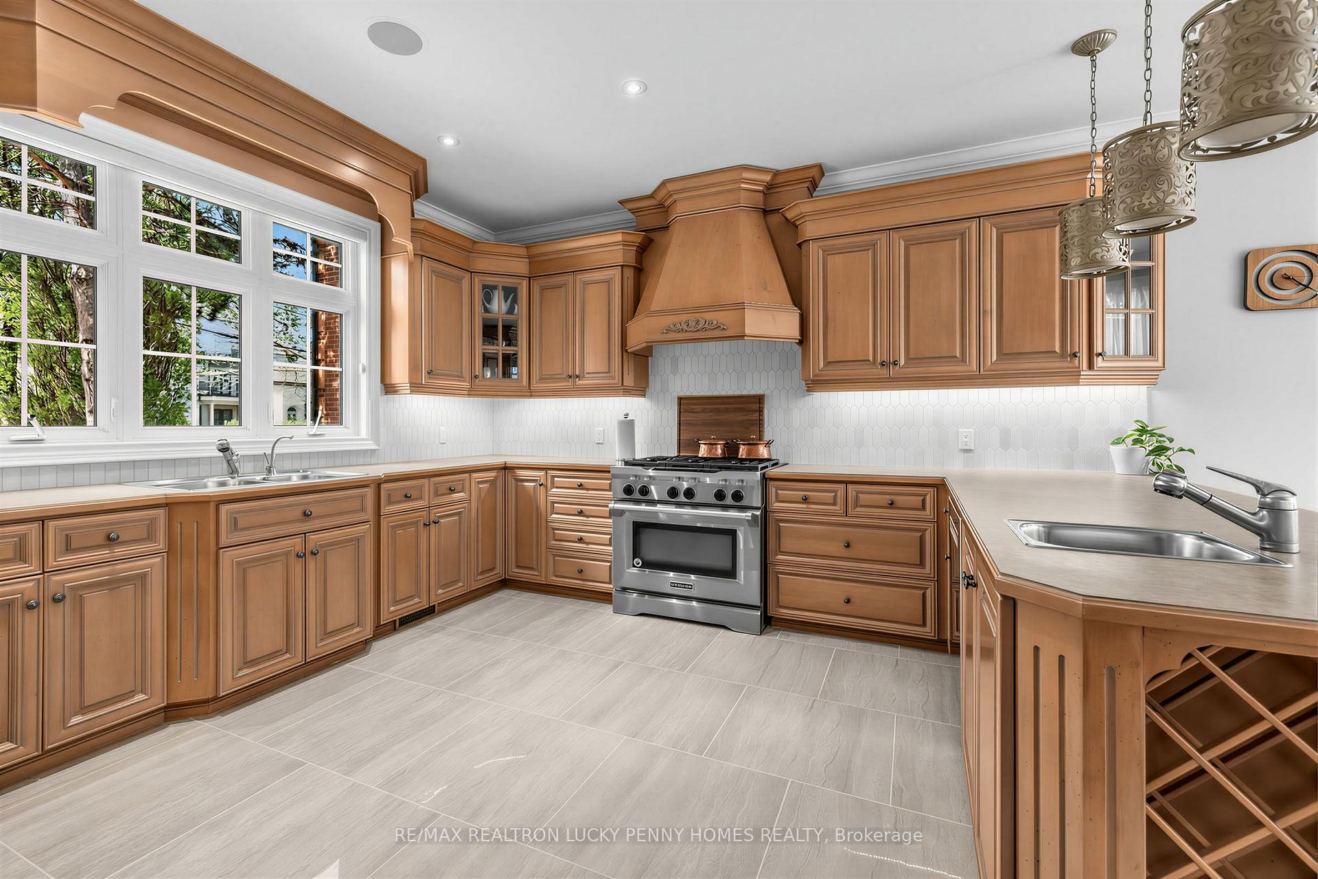 Photo 21 of 63 Pomander Road, Markham, Unionville — HOMEH