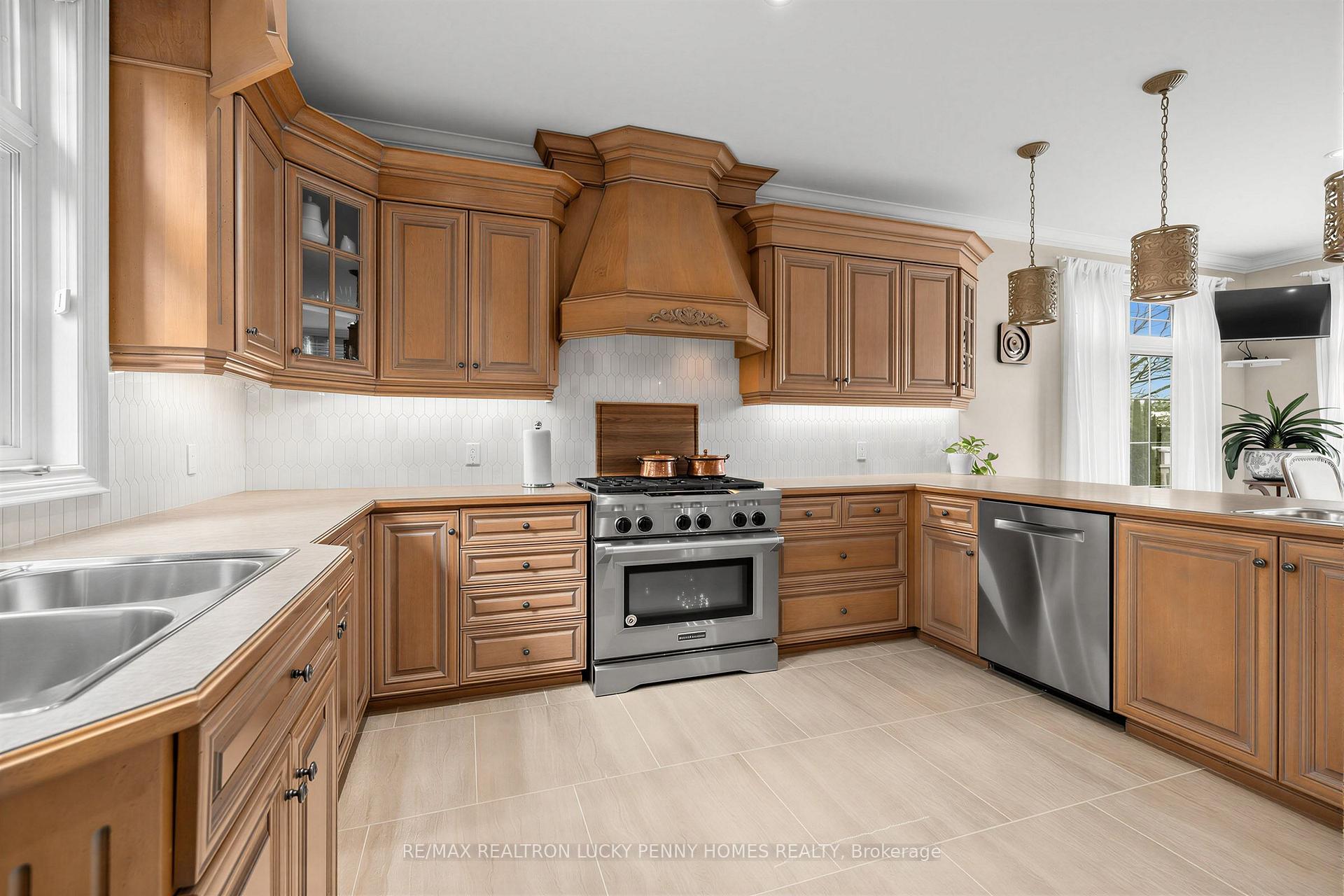 Photo 23 of 63 Pomander Road, Markham, Unionville — HOMEH