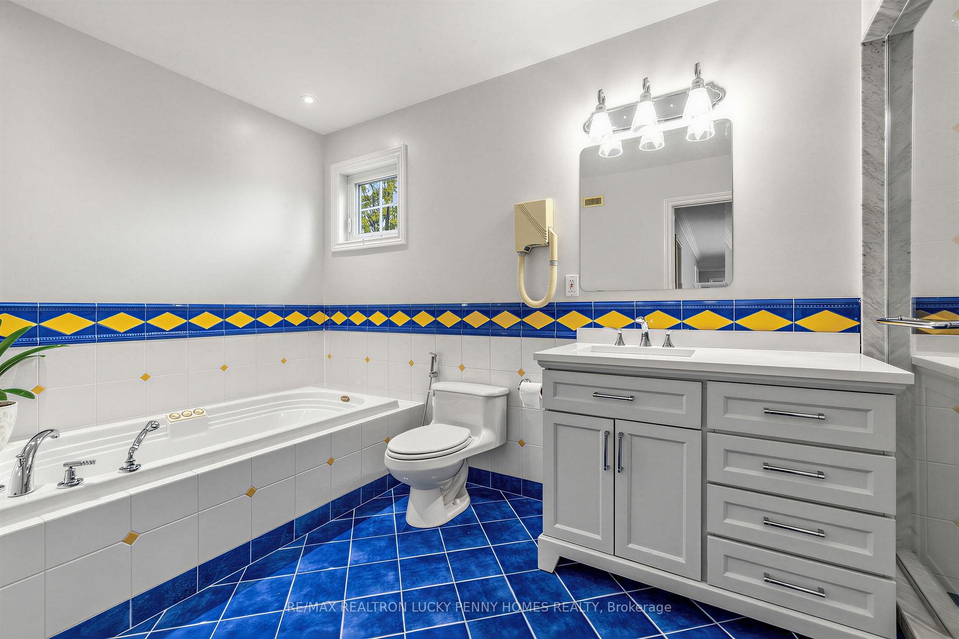 Photo 33 of 63 Pomander Road, Markham, Unionville — HOMEH