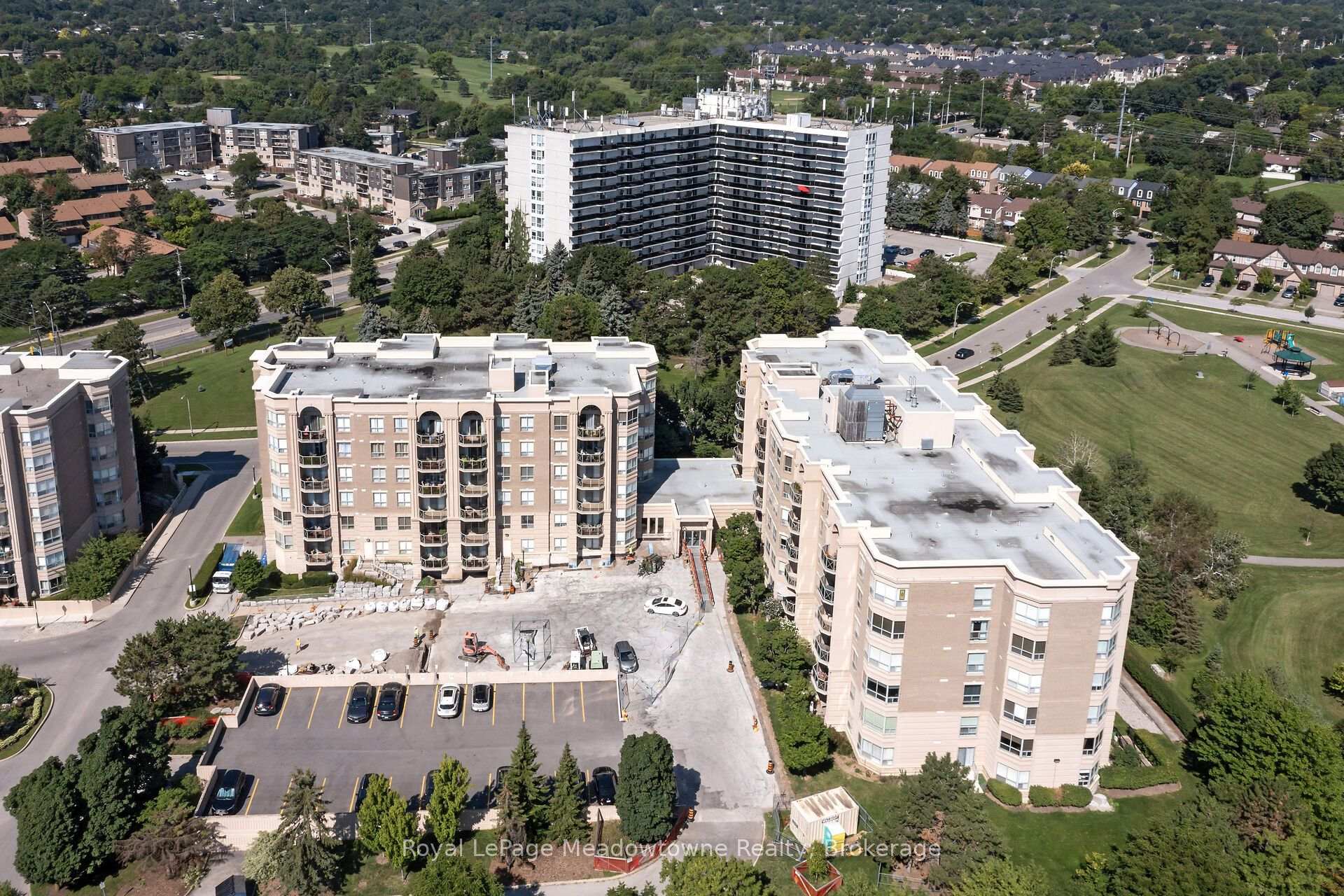 Photo 3 of Unit 210, 2075 Amherst Heights, Burlington, Brant Hills — HOMEH