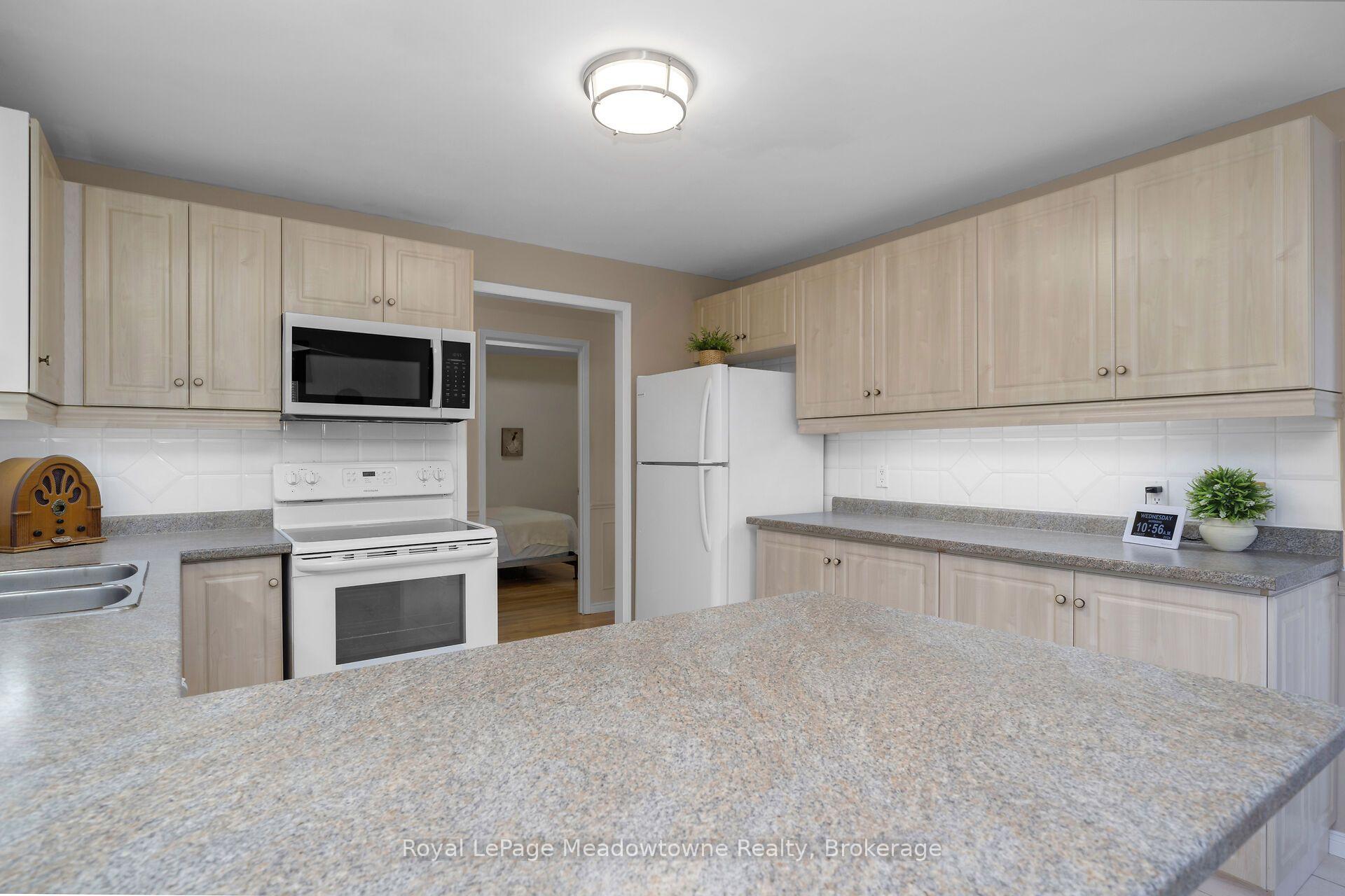 Photo 24 of Unit 210, 2075 Amherst Heights, Burlington, Brant Hills — HOMEH