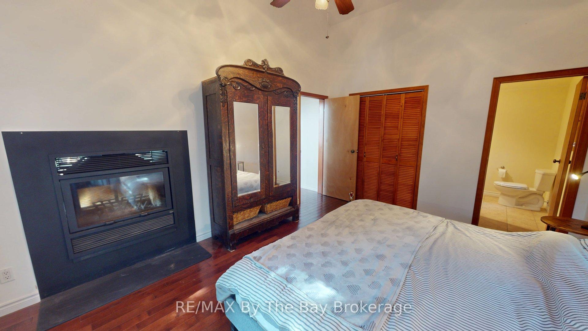 Photo 32 of 49 Methodist, Tay, Victoria Harbour — HOMEH