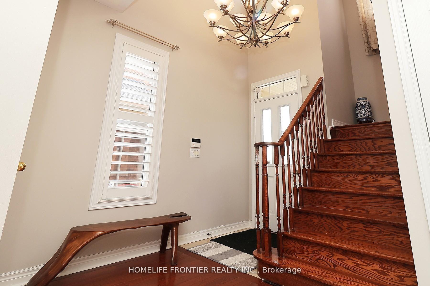 Photo 3 of 3213 Escada Drive, Mississauga, Churchill Meadows — HOMEH