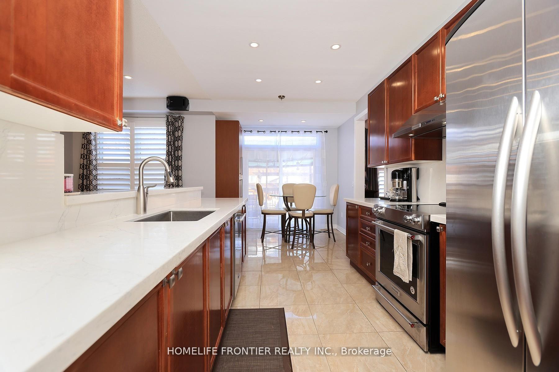Photo 6 of 3213 Escada Drive, Mississauga, Churchill Meadows — HOMEH