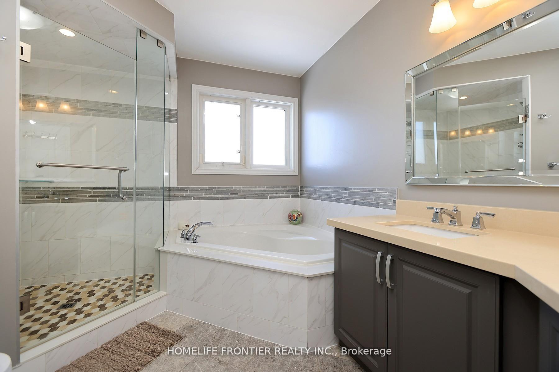 Photo 12 of 3213 Escada Drive, Mississauga, Churchill Meadows — HOMEH