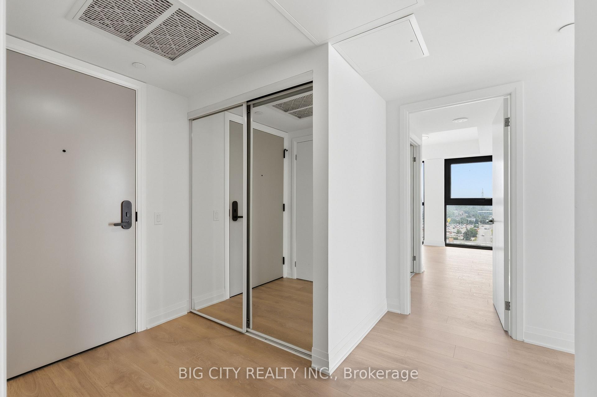 Photo 4 of Unit 902, 25 Frederick Todd Way, Toronto, Thorncliffe Park — HOMEH