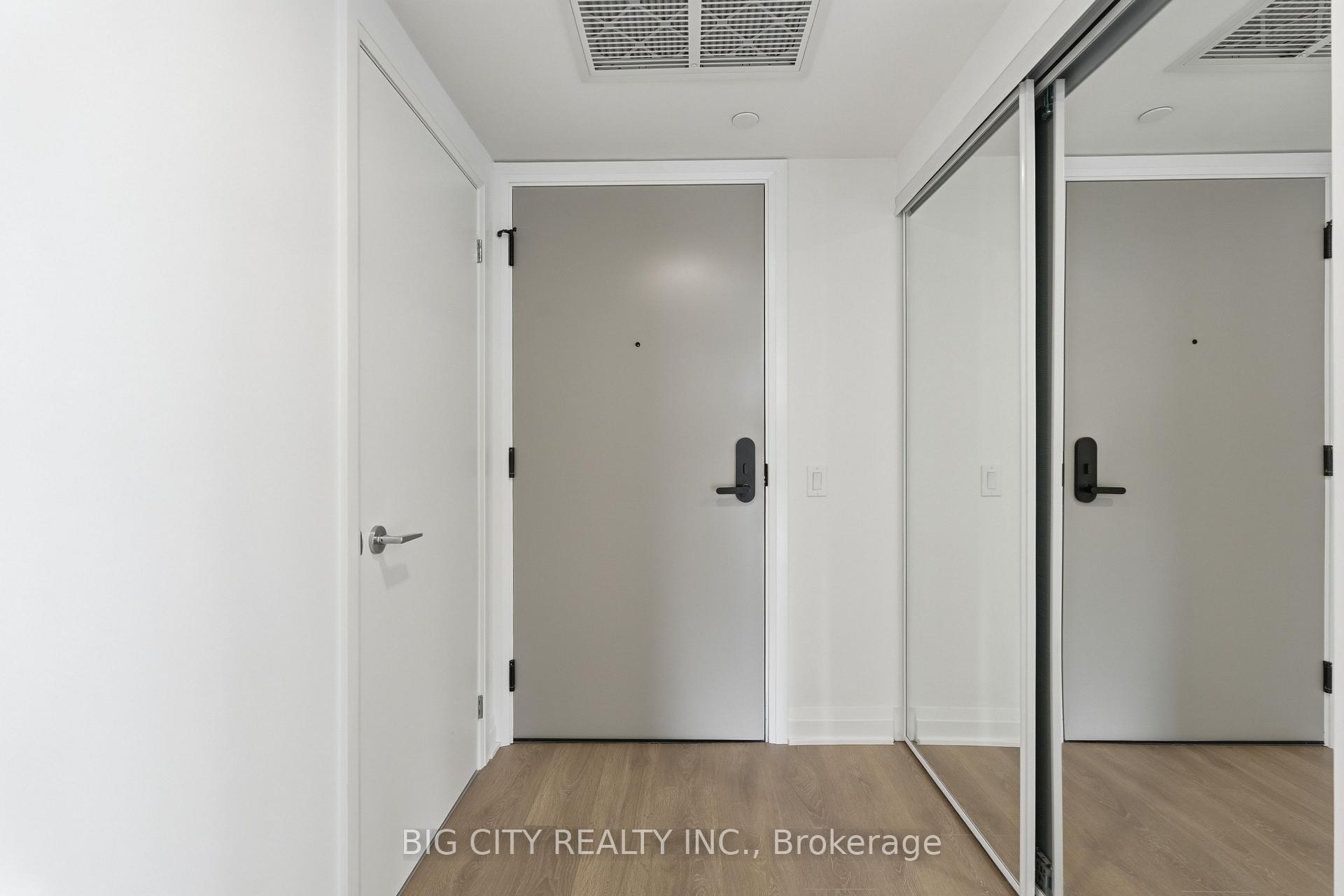Photo 5 of Unit 902, 25 Frederick Todd Way, Toronto, Thorncliffe Park — HOMEH
