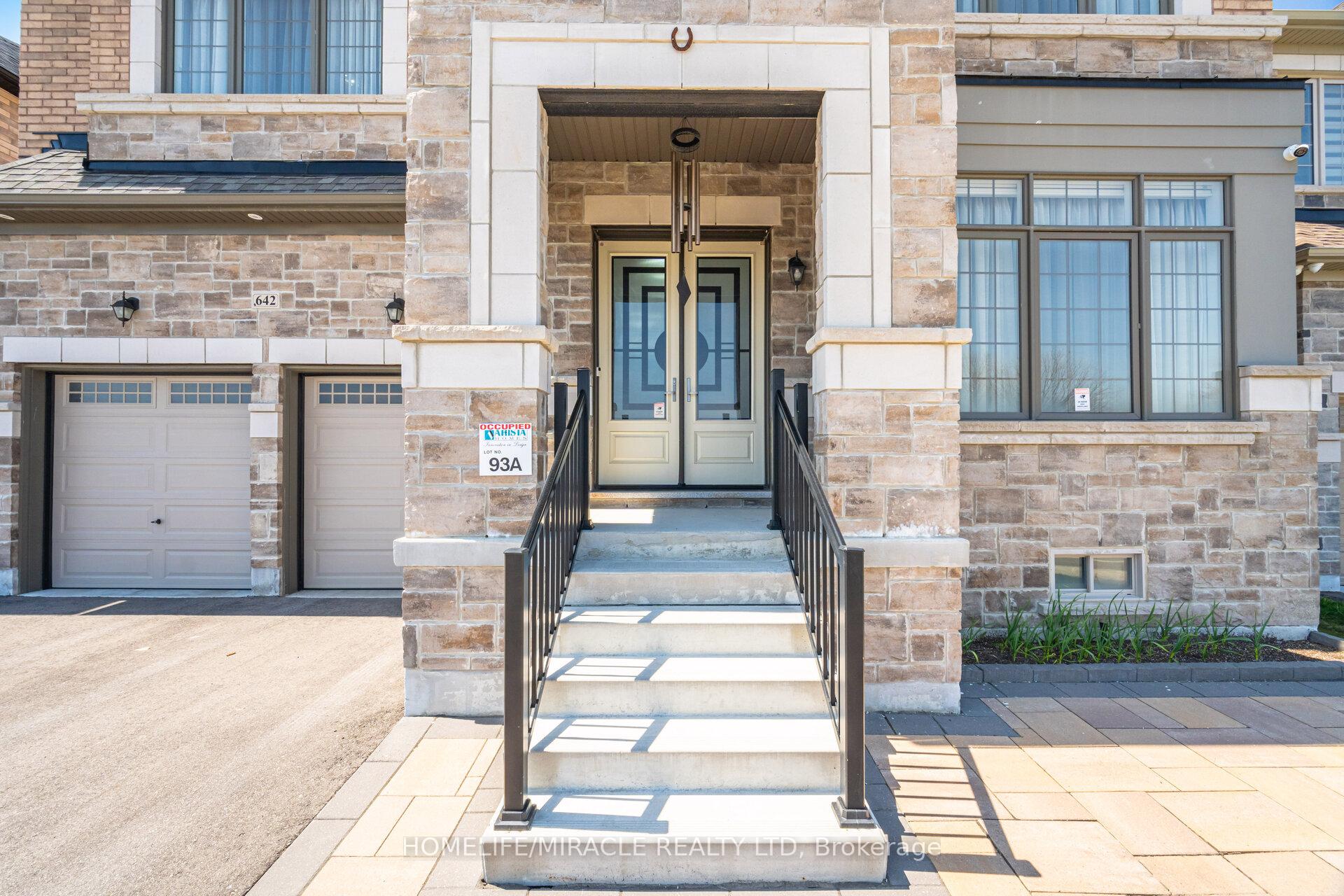 Photo 2 of 642 Barons Street, Vaughan, Kleinburg — HOMEH