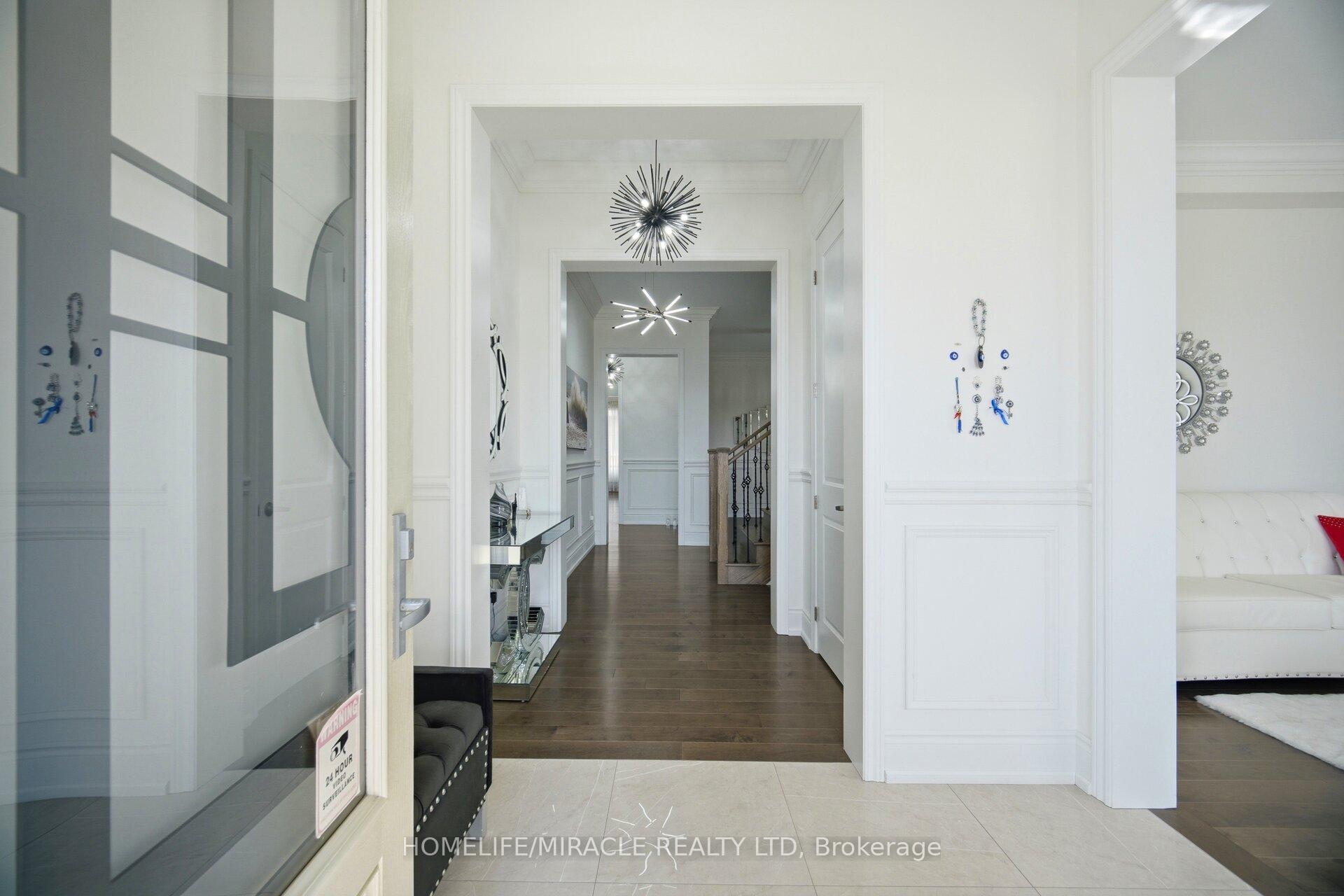 Photo 4 of 642 Barons Street, Vaughan, Kleinburg — HOMEH
