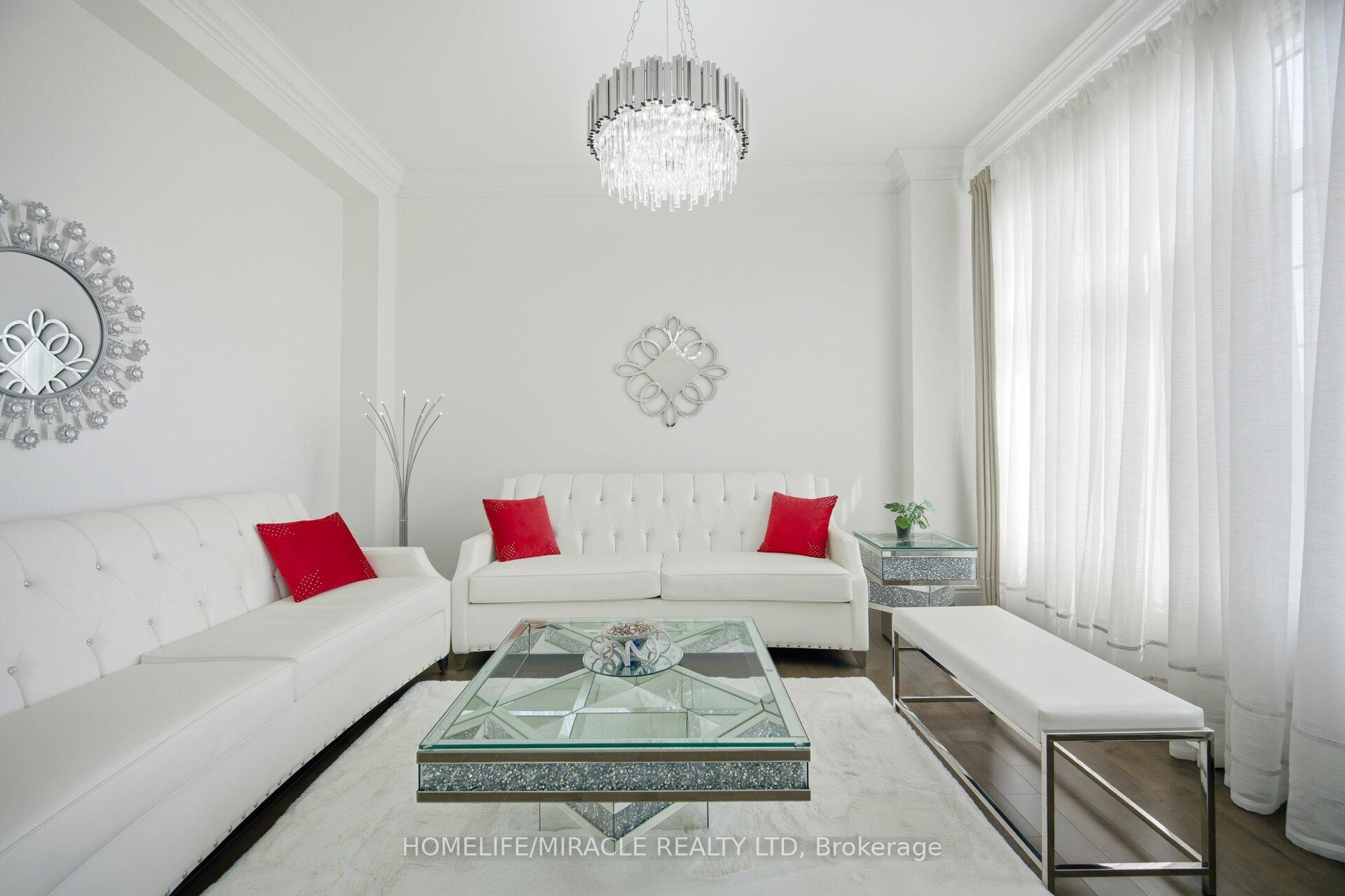 Photo 5 of 642 Barons Street, Vaughan, Kleinburg — HOMEH