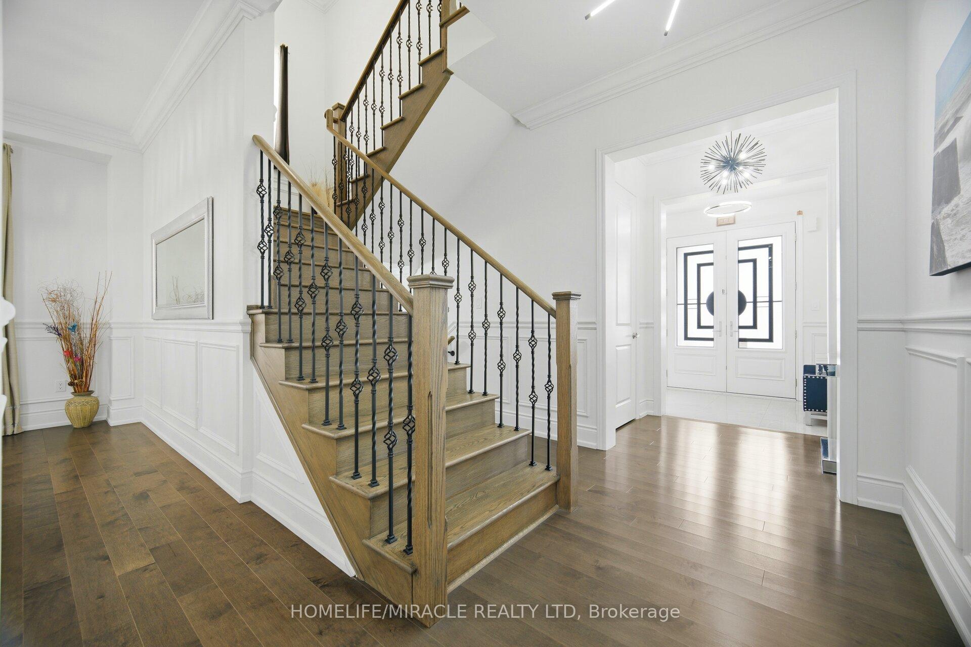 Photo 18 of 642 Barons Street, Vaughan, Kleinburg — HOMEH