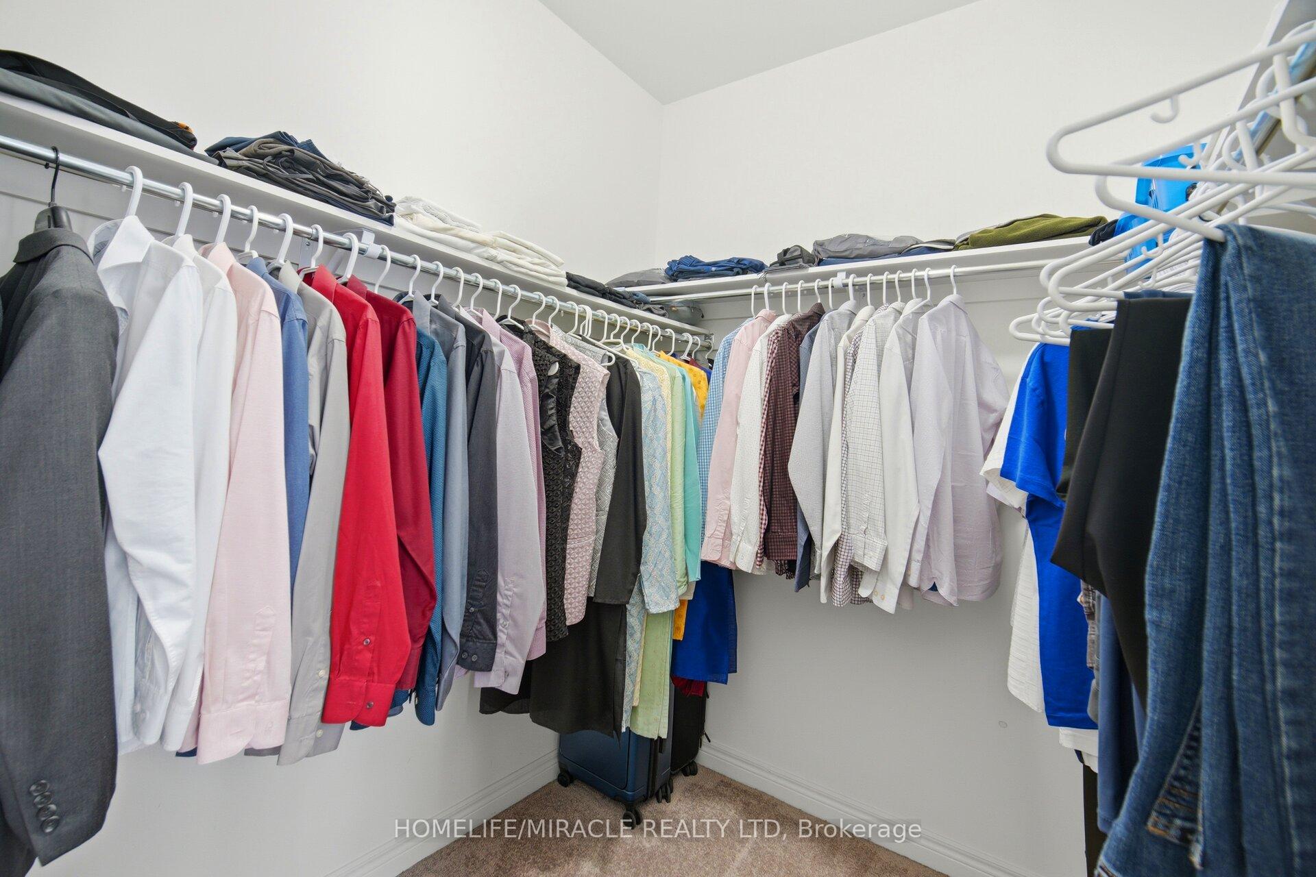 Photo 22 of 642 Barons Street, Vaughan, Kleinburg — HOMEH