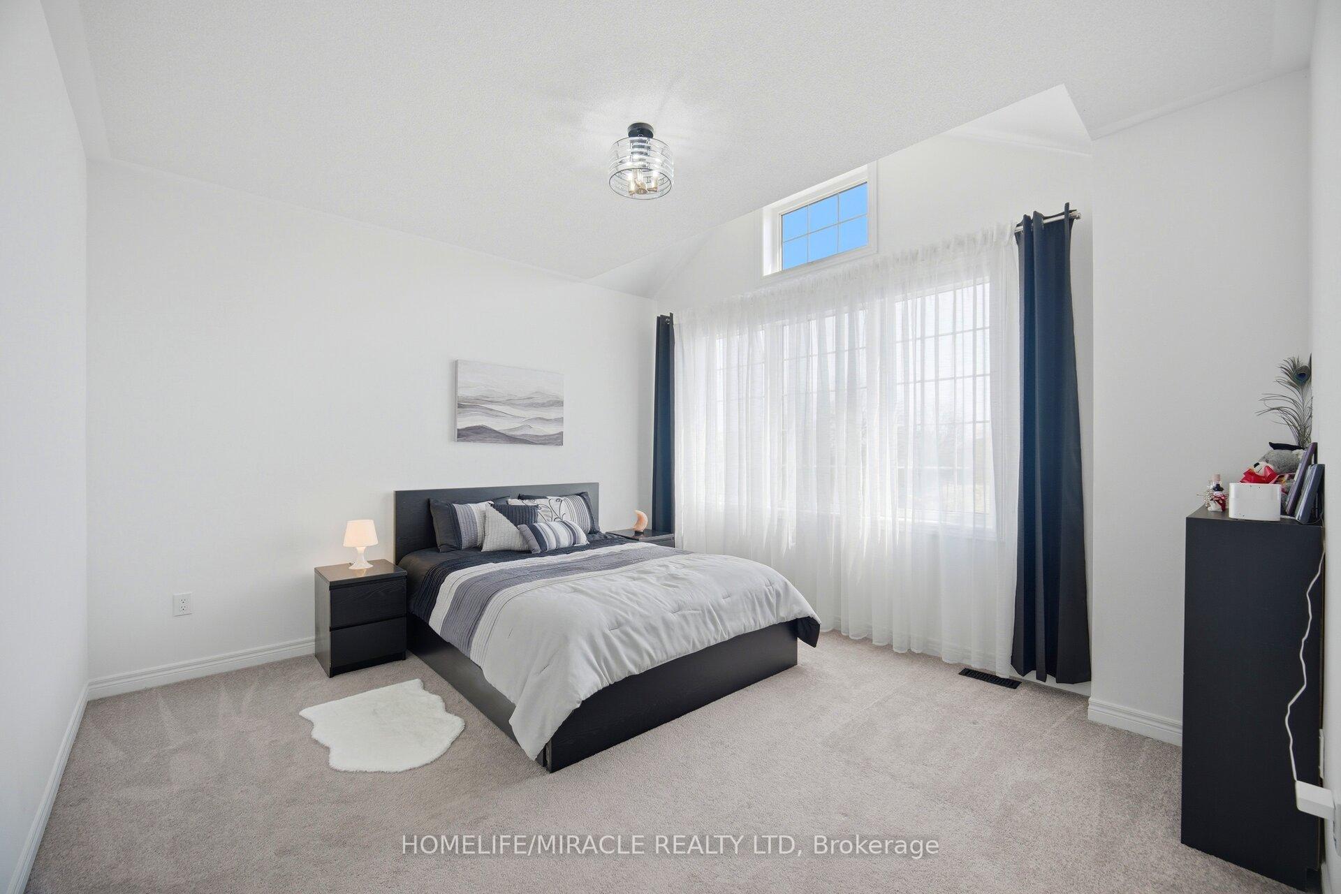 Photo 23 of 642 Barons Street, Vaughan, Kleinburg — HOMEH