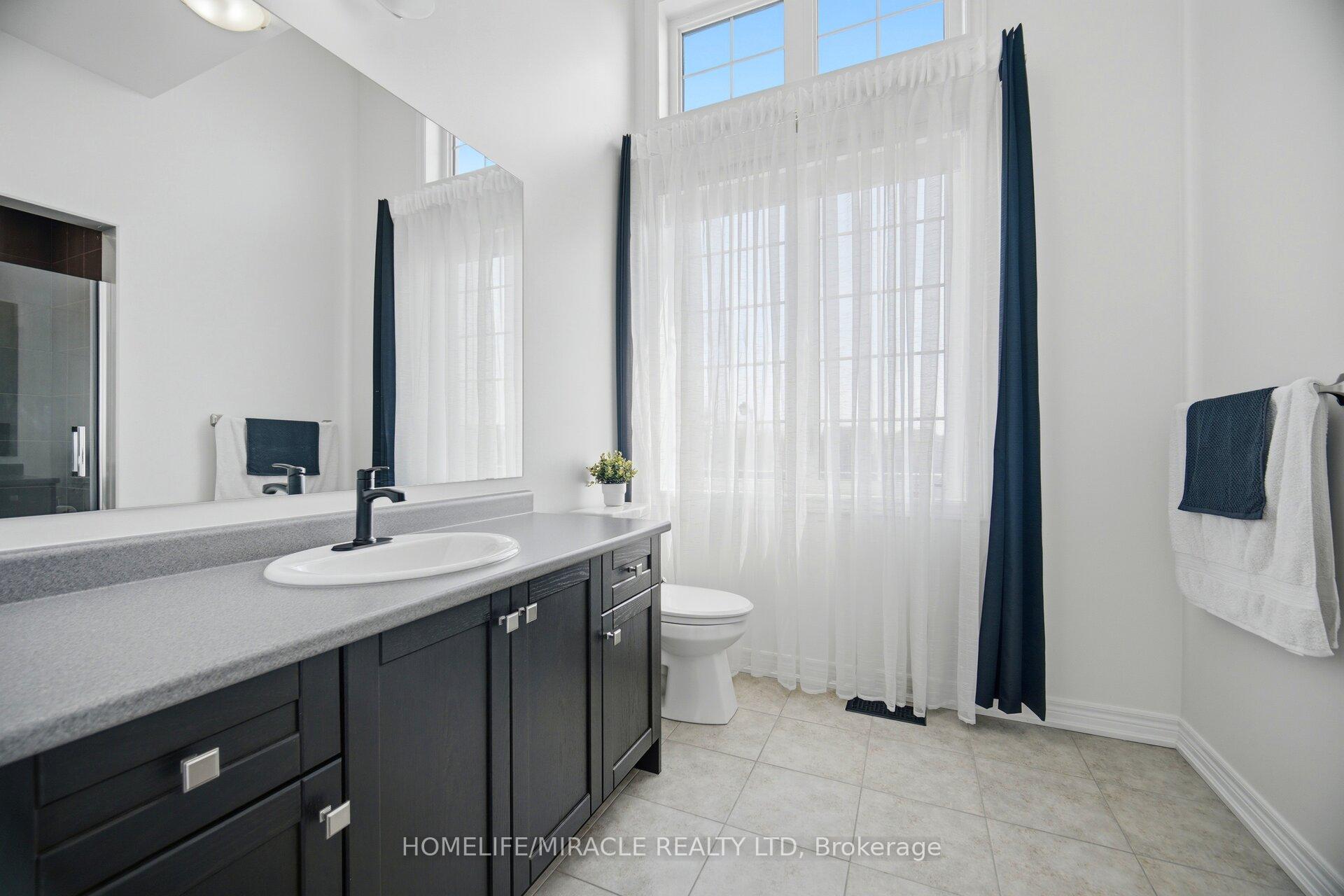 Photo 24 of 642 Barons Street, Vaughan, Kleinburg — HOMEH