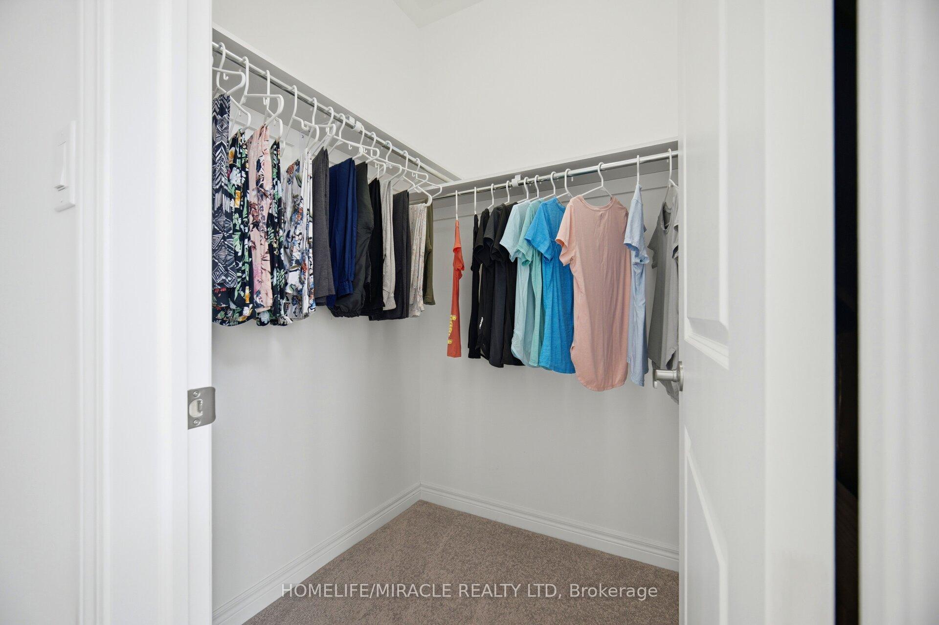 Photo 29 of 642 Barons Street, Vaughan, Kleinburg — HOMEH