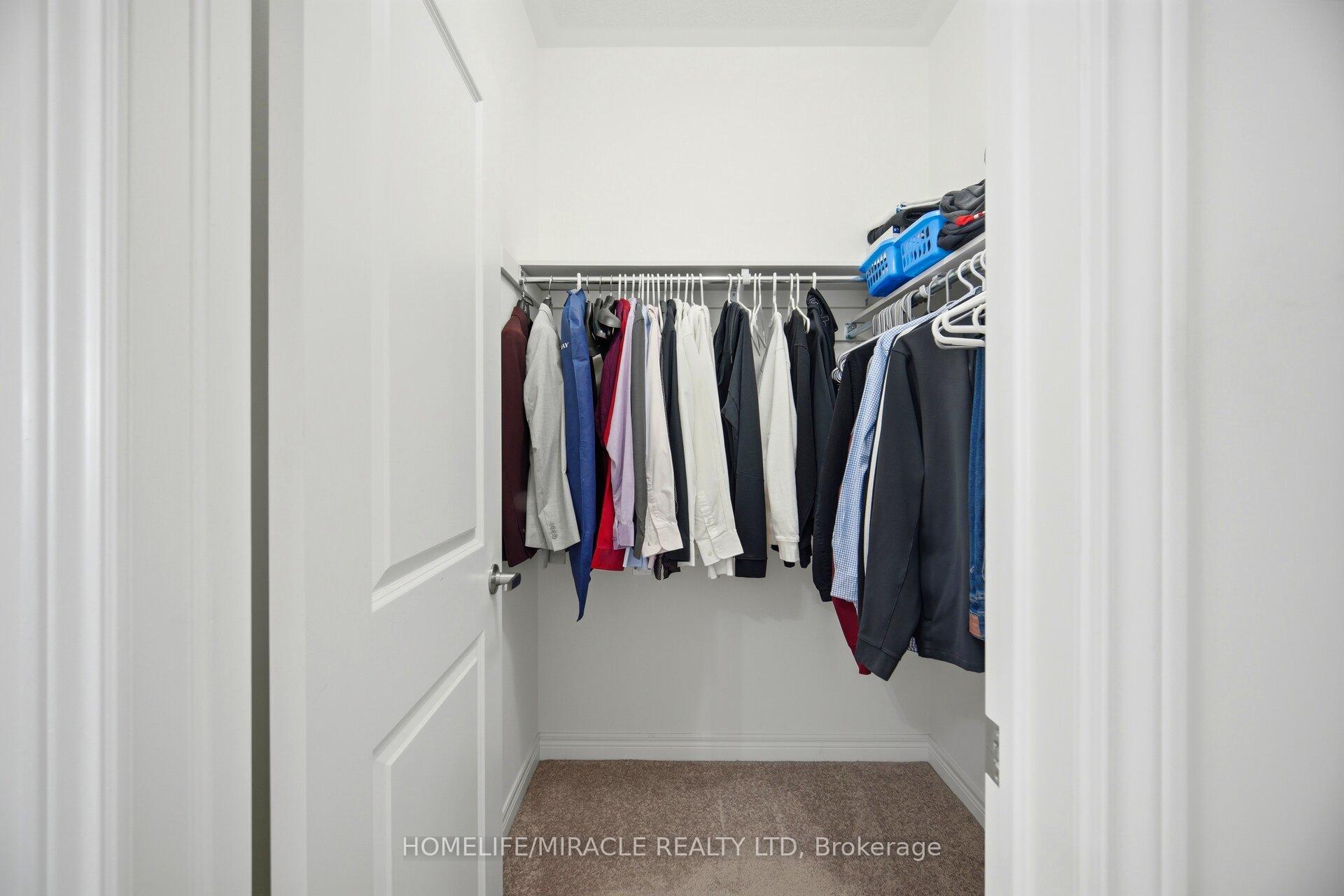 Photo 35 of 642 Barons Street, Vaughan, Kleinburg — HOMEH