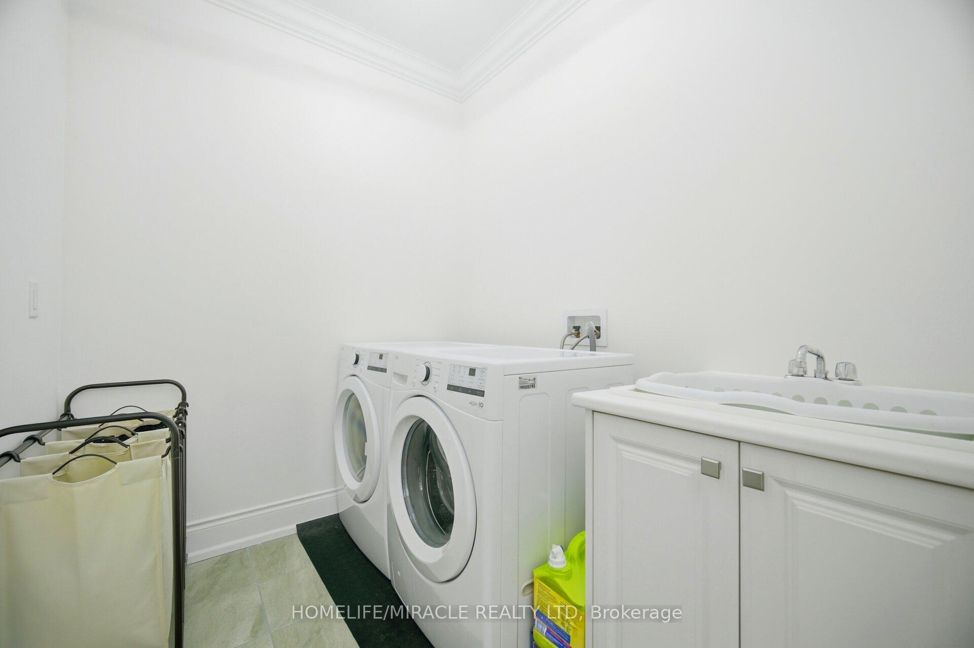 Photo 36 of 642 Barons Street, Vaughan, Kleinburg — HOMEH
