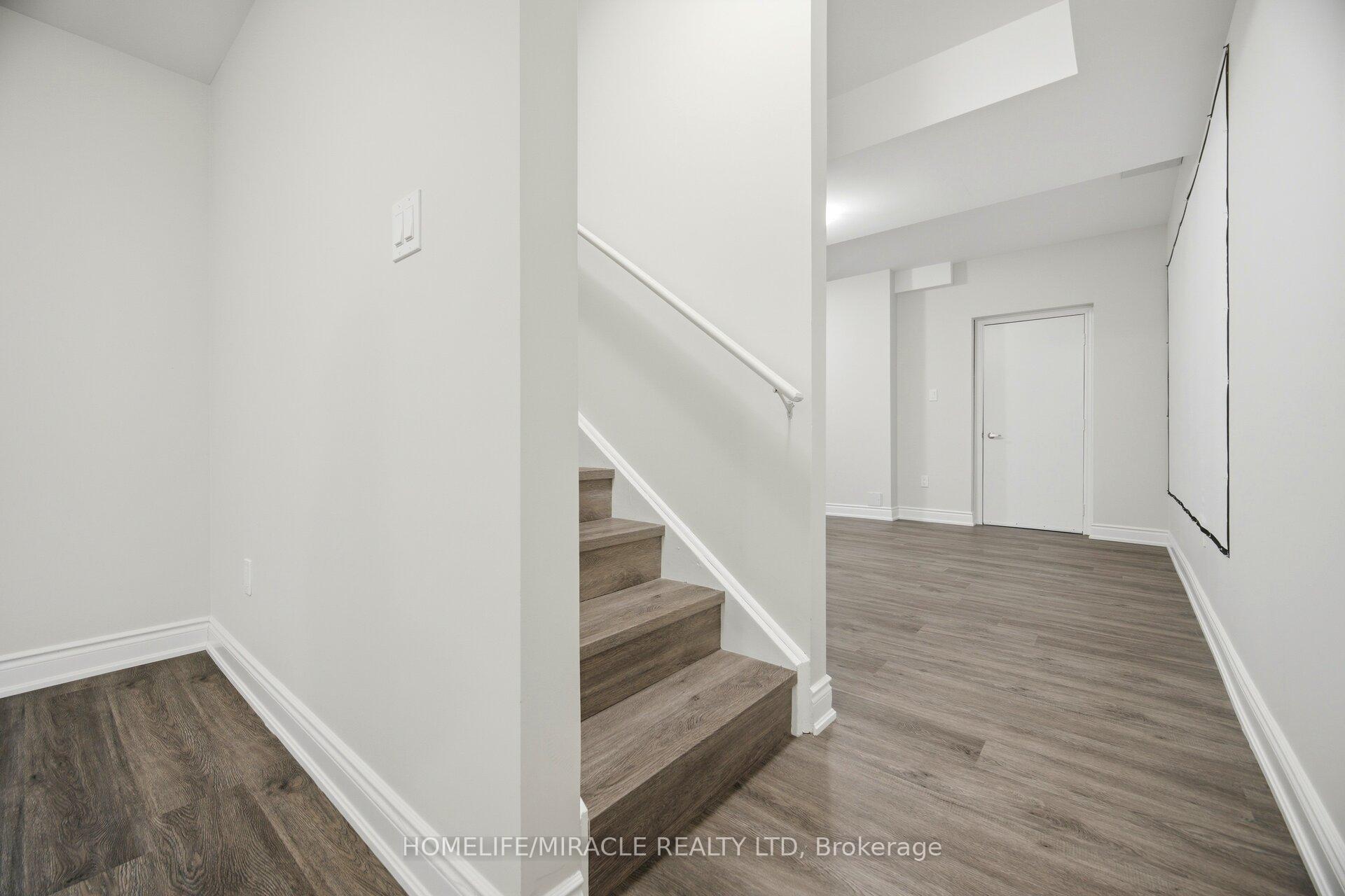 Photo 37 of 642 Barons Street, Vaughan, Kleinburg — HOMEH