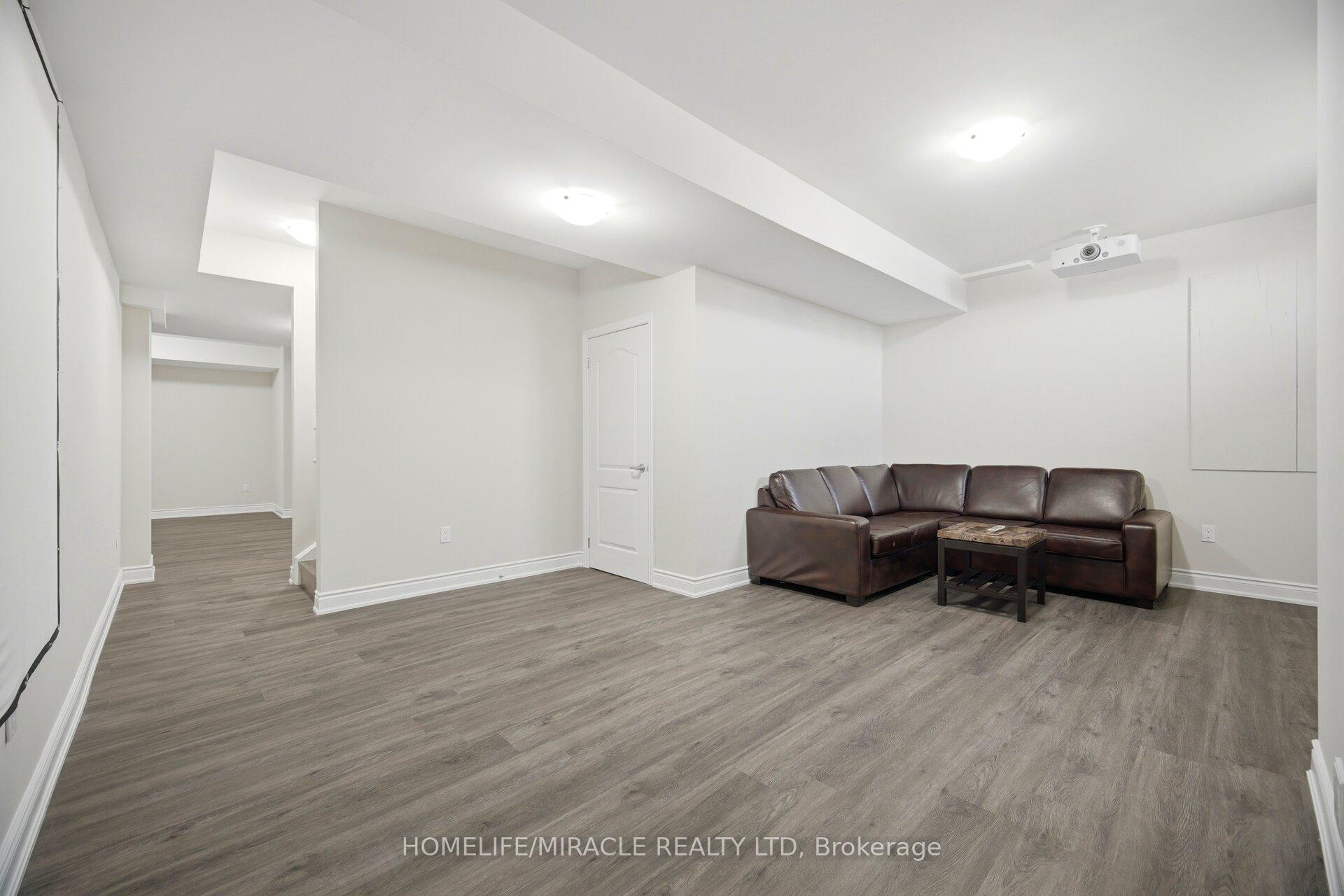 Photo 38 of 642 Barons Street, Vaughan, Kleinburg — HOMEH