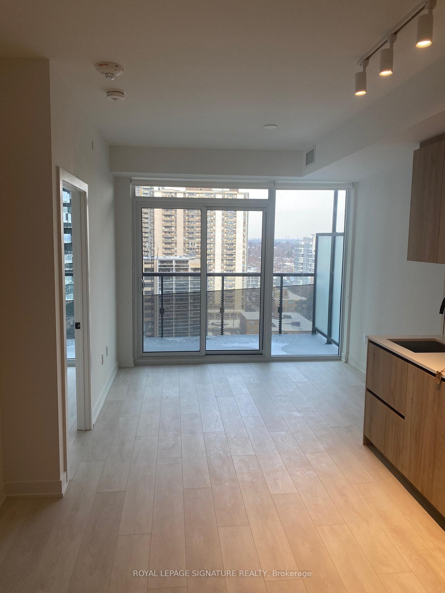 Photo 6 of Unit 1407, 117 Broadway Avenue, Toronto, Mount Pleasant West — HOMEH