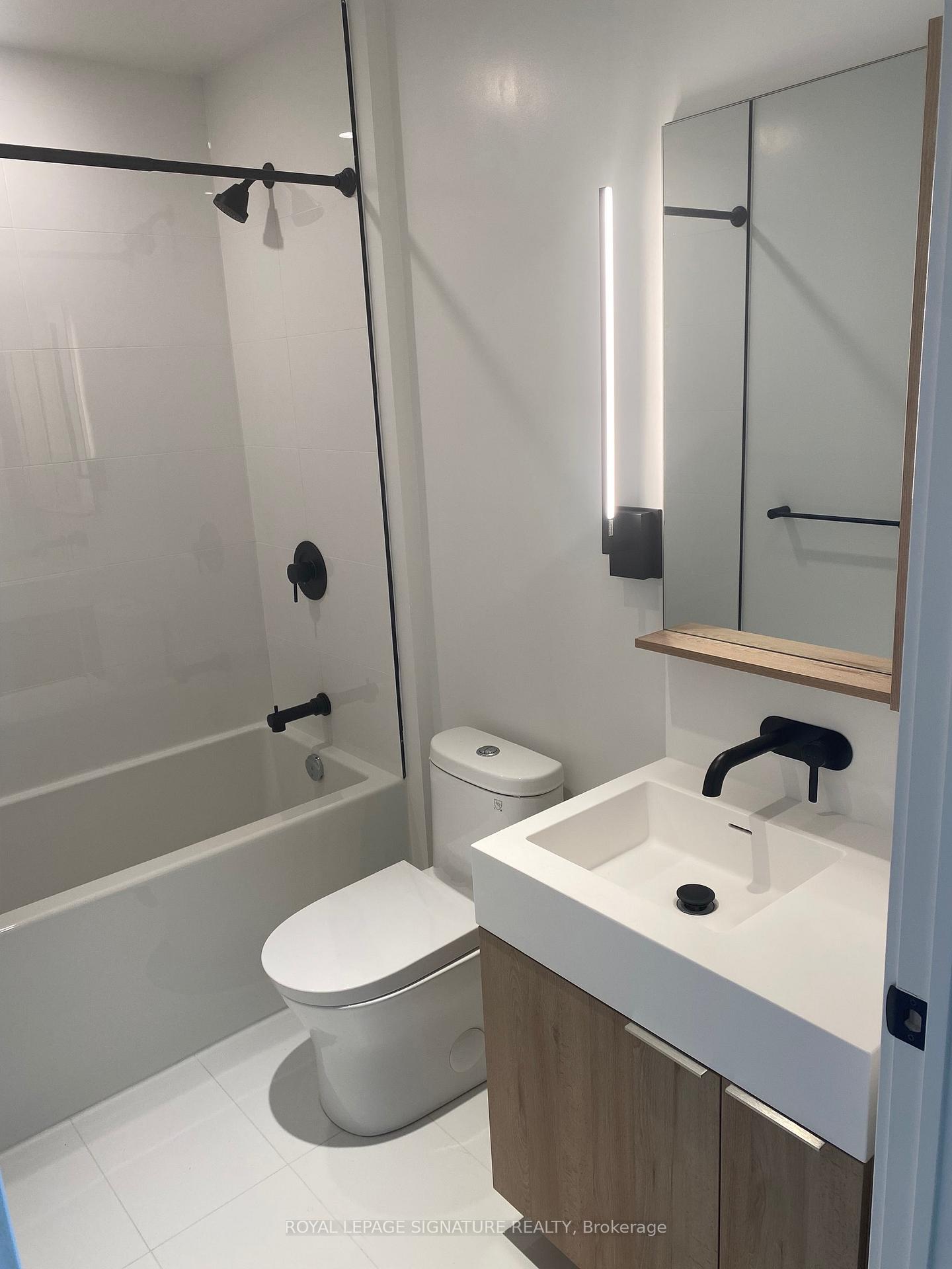 Photo 10 of Unit 1407, 117 Broadway Avenue, Toronto, Mount Pleasant West — HOMEH