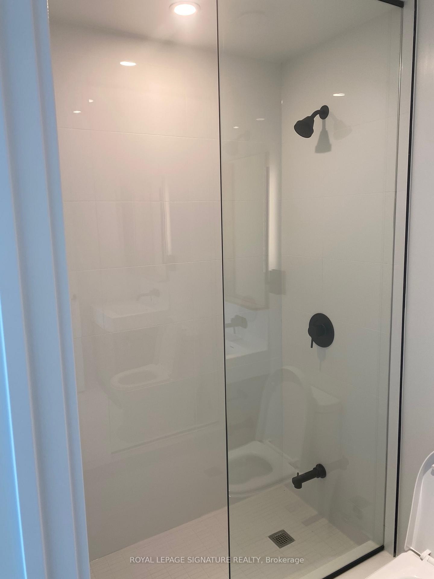 Photo 13 of Unit 1407, 117 Broadway Avenue, Toronto, Mount Pleasant West — HOMEH