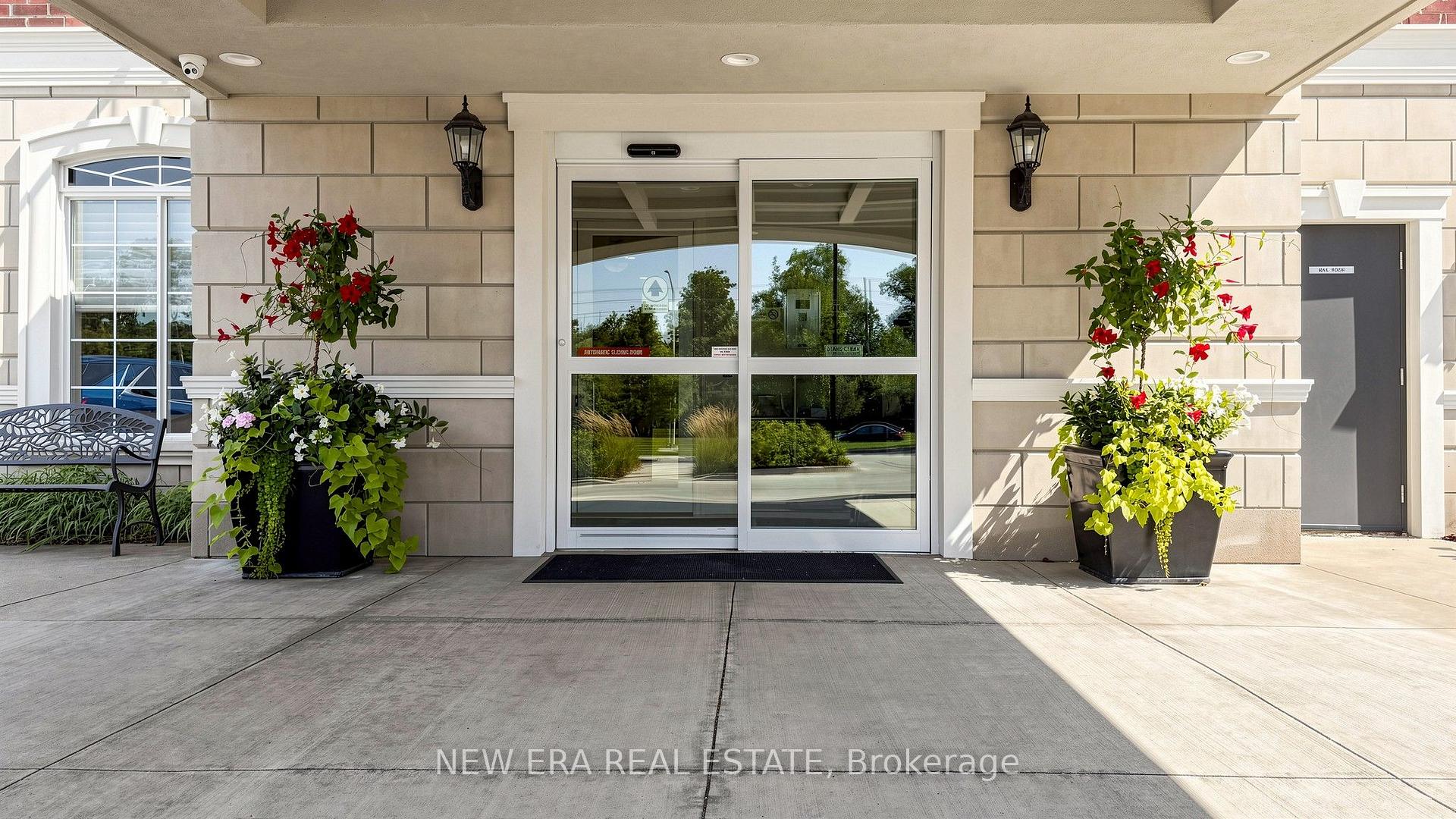 Photo 3 of Unit 108, 2300 Upper Middle Road W, Oakville, Glen Abbey — HOMEH