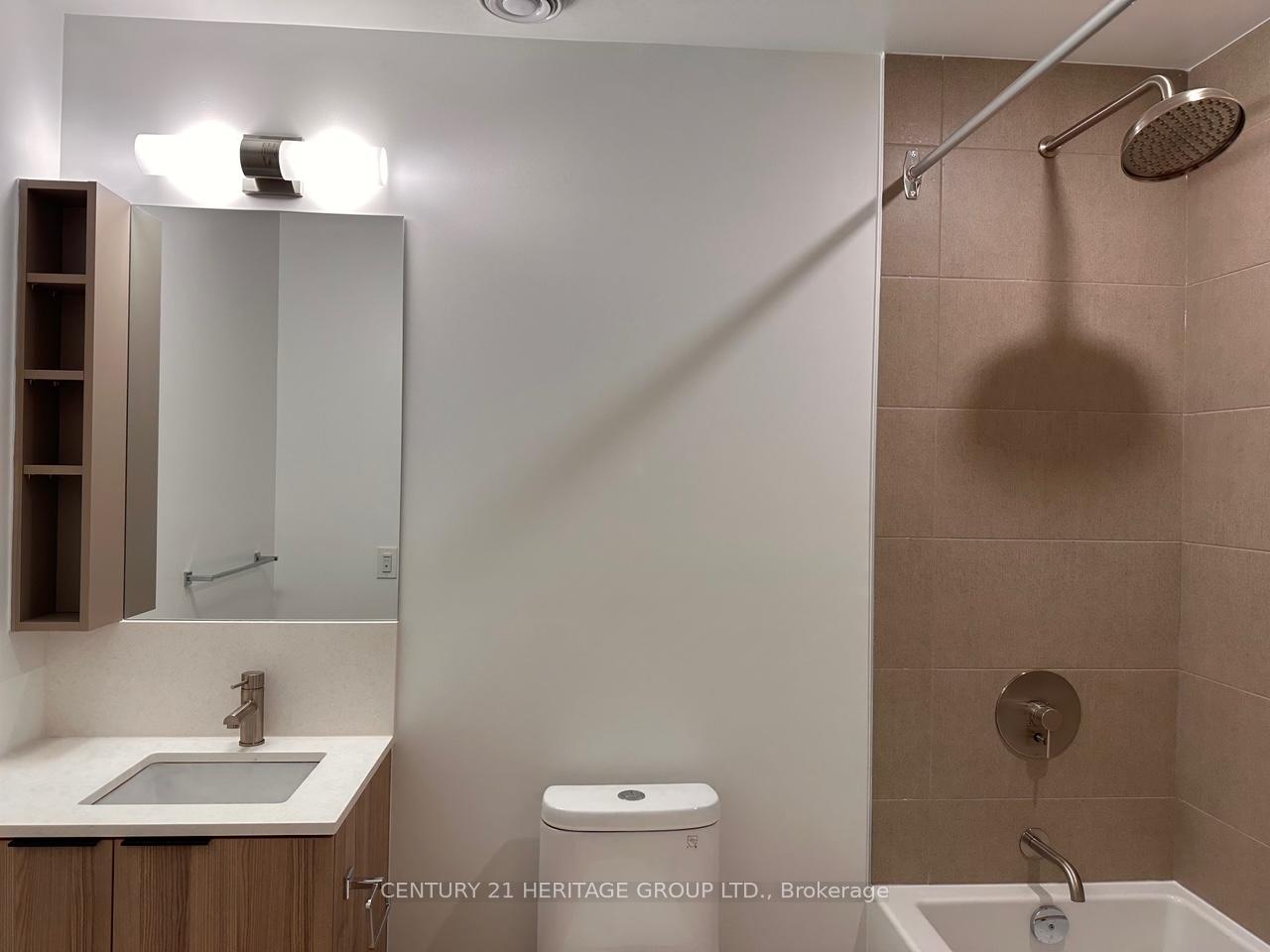 Photo 5 of Unit 1807, 55 Mercer Street, Toronto, Waterfront Communities — HOMEH