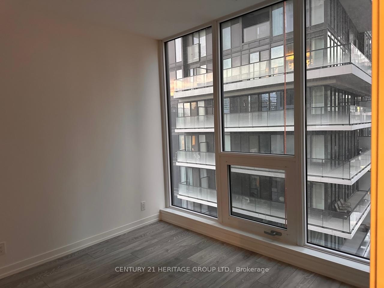 Photo 6 of Unit 1807, 55 Mercer Street, Toronto, Waterfront Communities — HOMEH