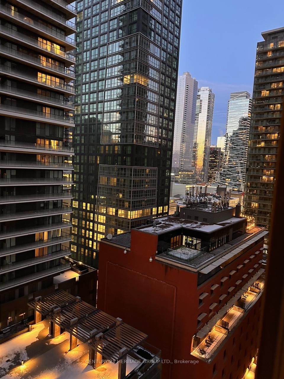 Photo 10 of Unit 1807, 55 Mercer Street, Toronto, Waterfront Communities — HOMEH