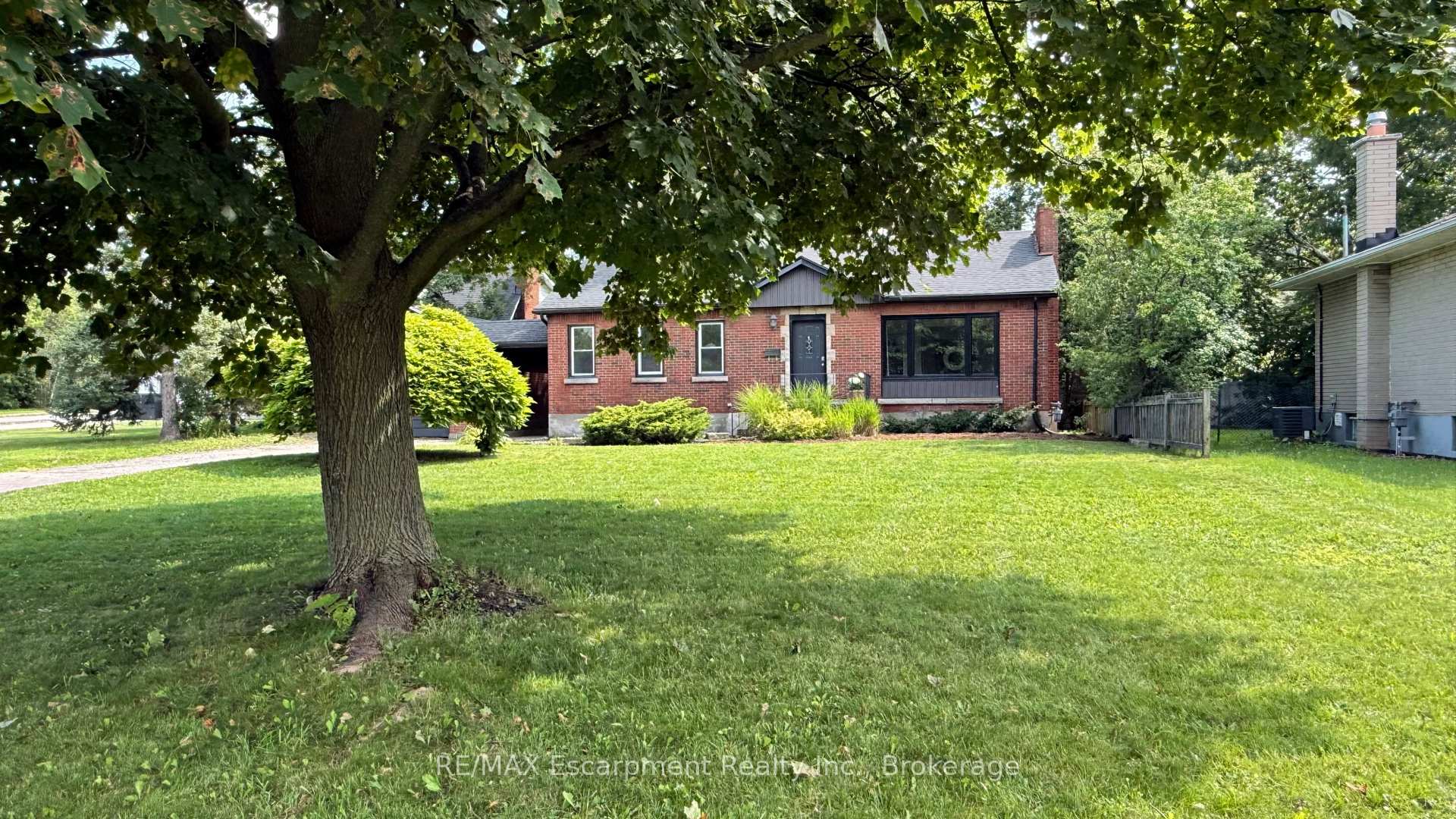 Photo 1 of 186 Glendale Avenue, St. Catharines, Glendale/Glenridge — HOMEH