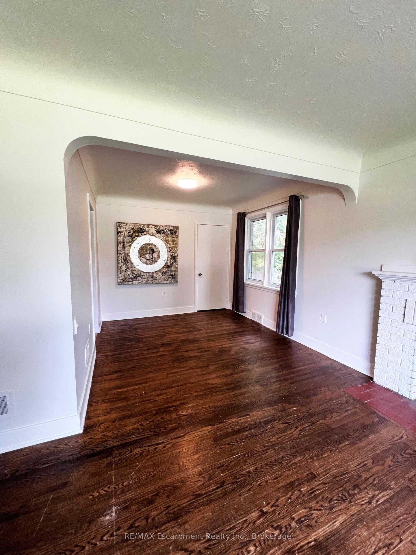 Photo 10 of 186 Glendale Avenue, St. Catharines, Glendale/Glenridge — HOMEH